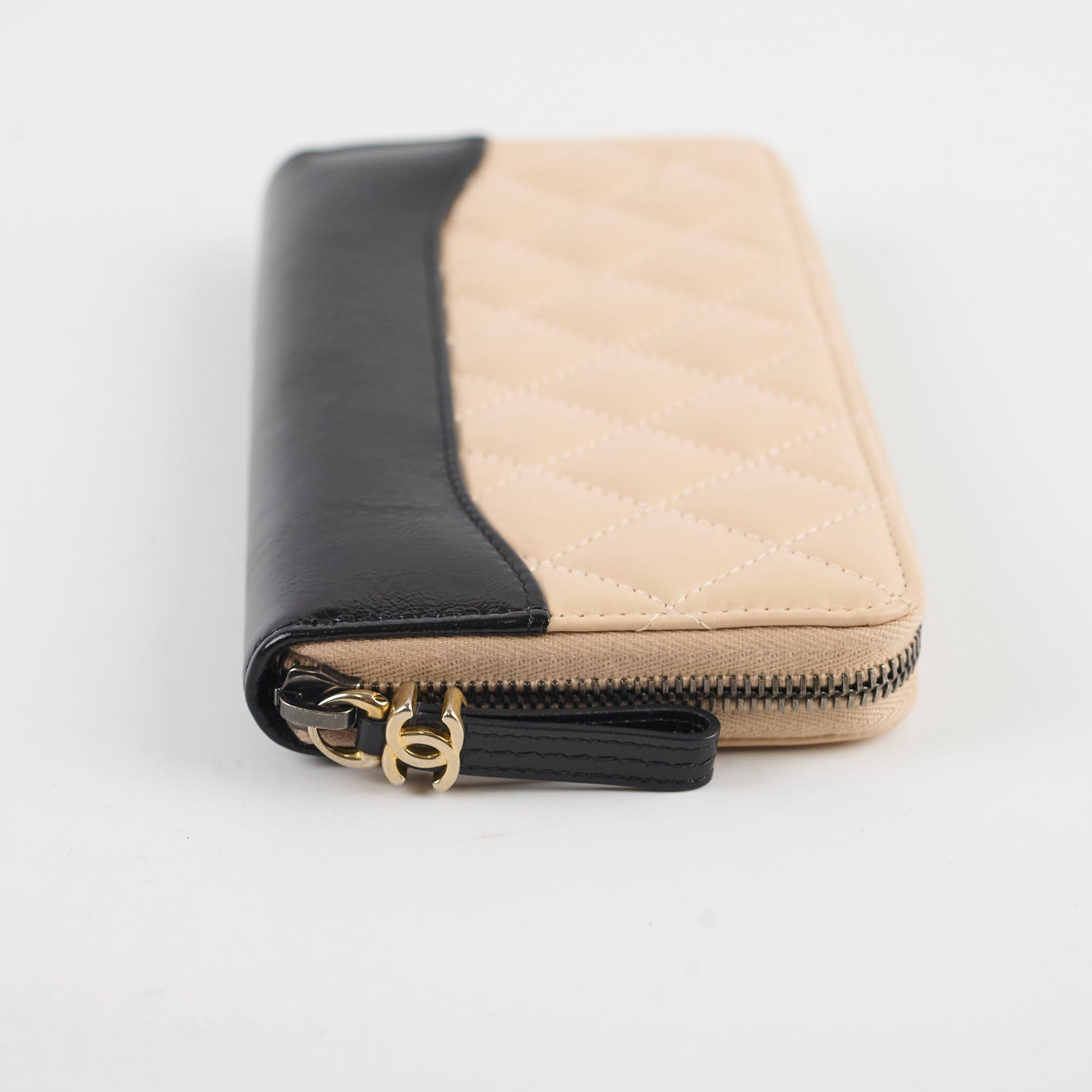 Chanel Gabrielle Zippy Wallet in Beige & Black | Genuine Leather Luxury Wristlet Clutch for Women | Perfect for Everyday Use, Travel & Special Occasions