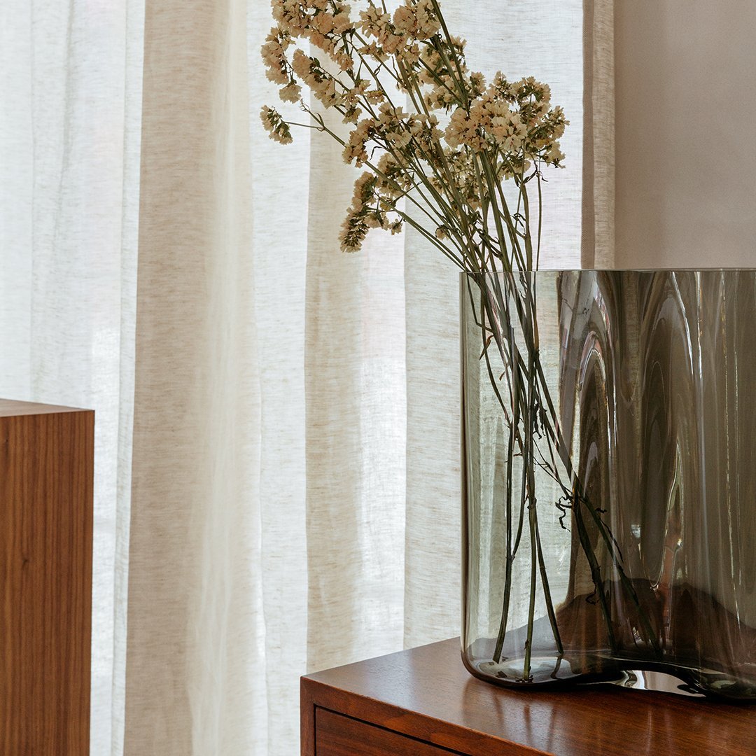 Gabriel Tan AER Vase - Modern Minimalist Ceramic Vase for Home Decor, Dining Table Centerpiece, Wedding & Office Decoration