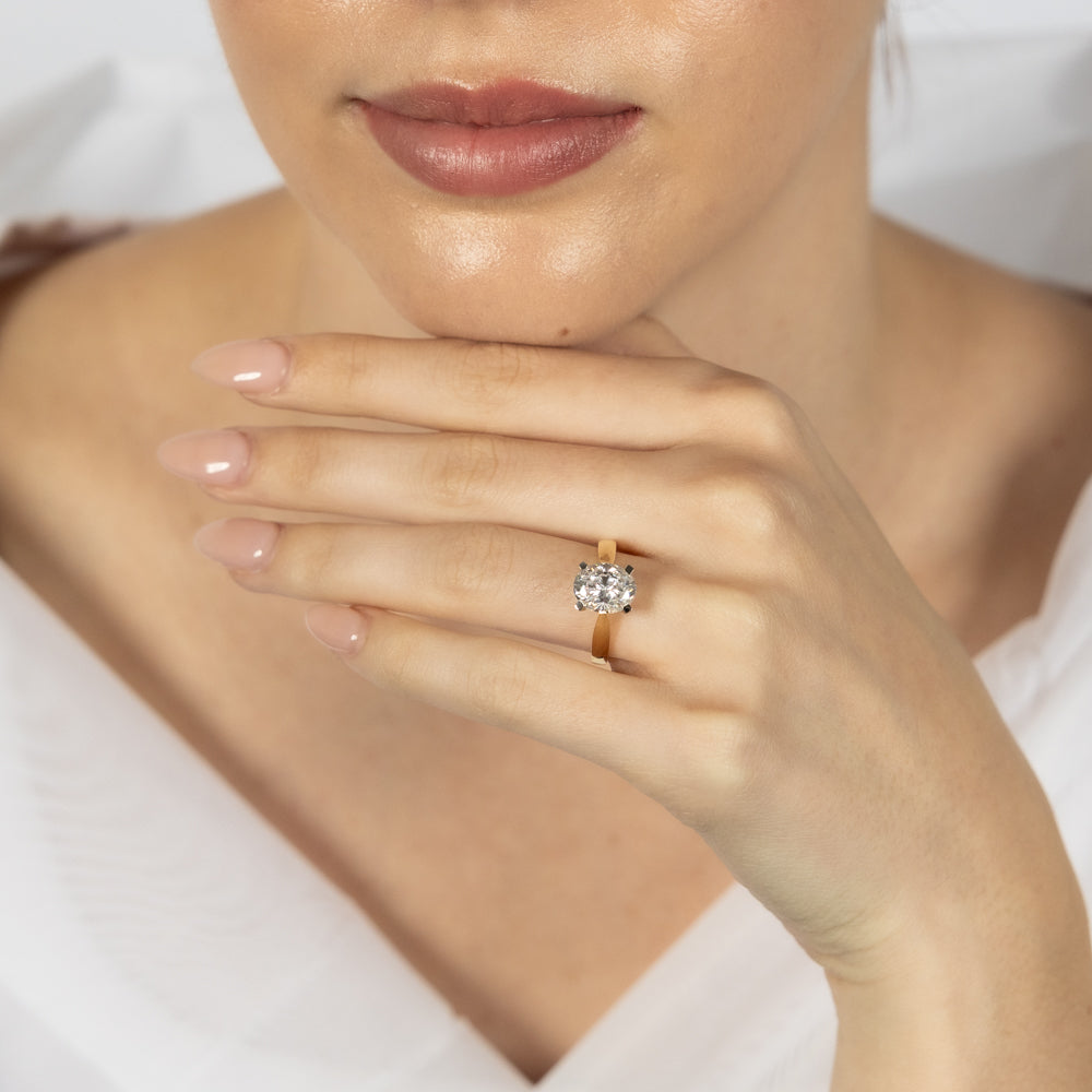 9ct Yellow Gold 2.00ct Diamond Equivalent 11X9MM Cubic Zirconia Solitaire Engagement Ring for Women - Perfect for Weddings, Anniversaries & Special Occasions