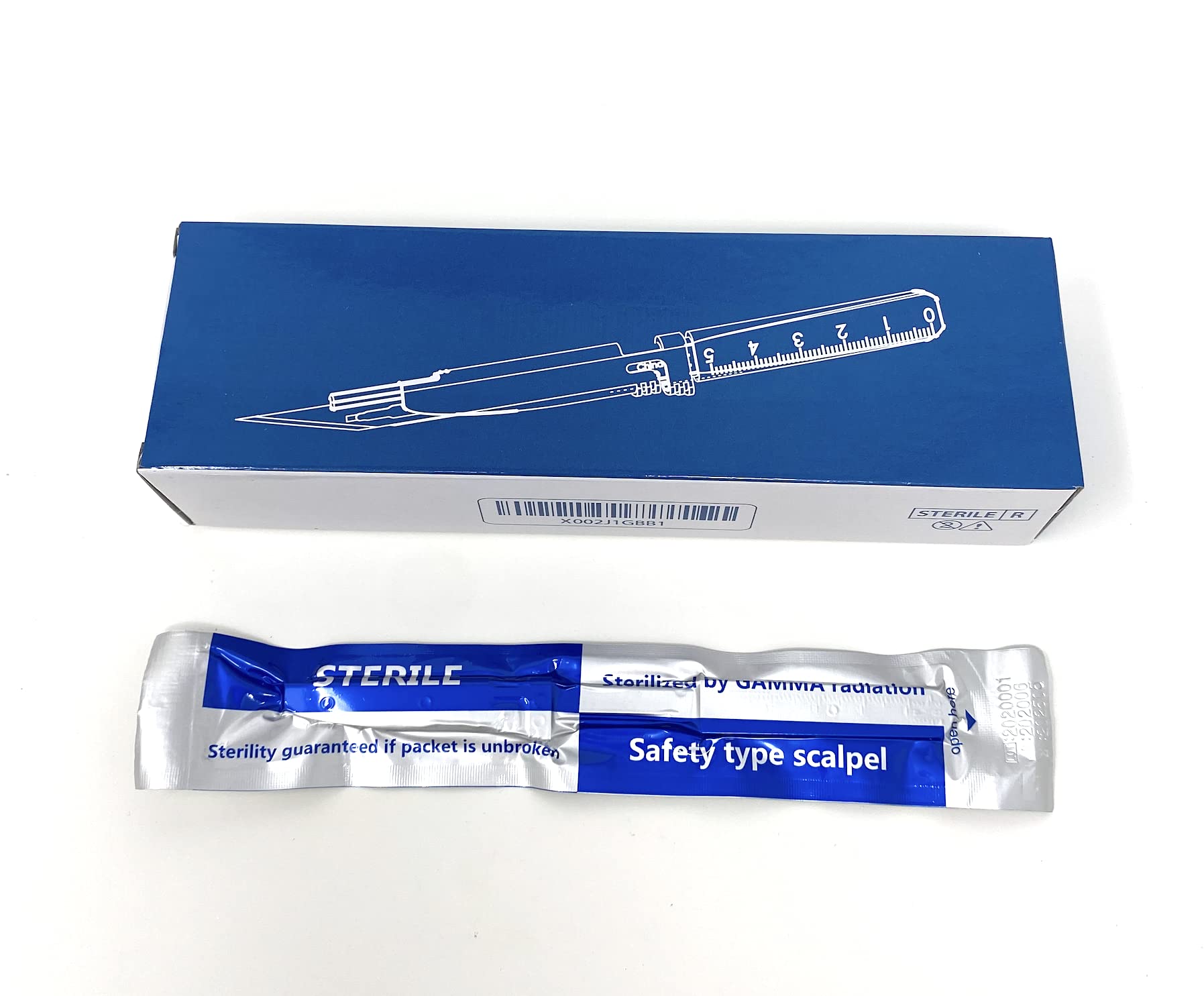Sterile Disposable Safety Scalpels - Size 15 Stainless Steel Surgical Blades with Plastic Handle & Metric Line, Individually Foil Wrapped (500 Count Case) - Ideal for Medical Procedures, First Aid Kits & Veterinary Use