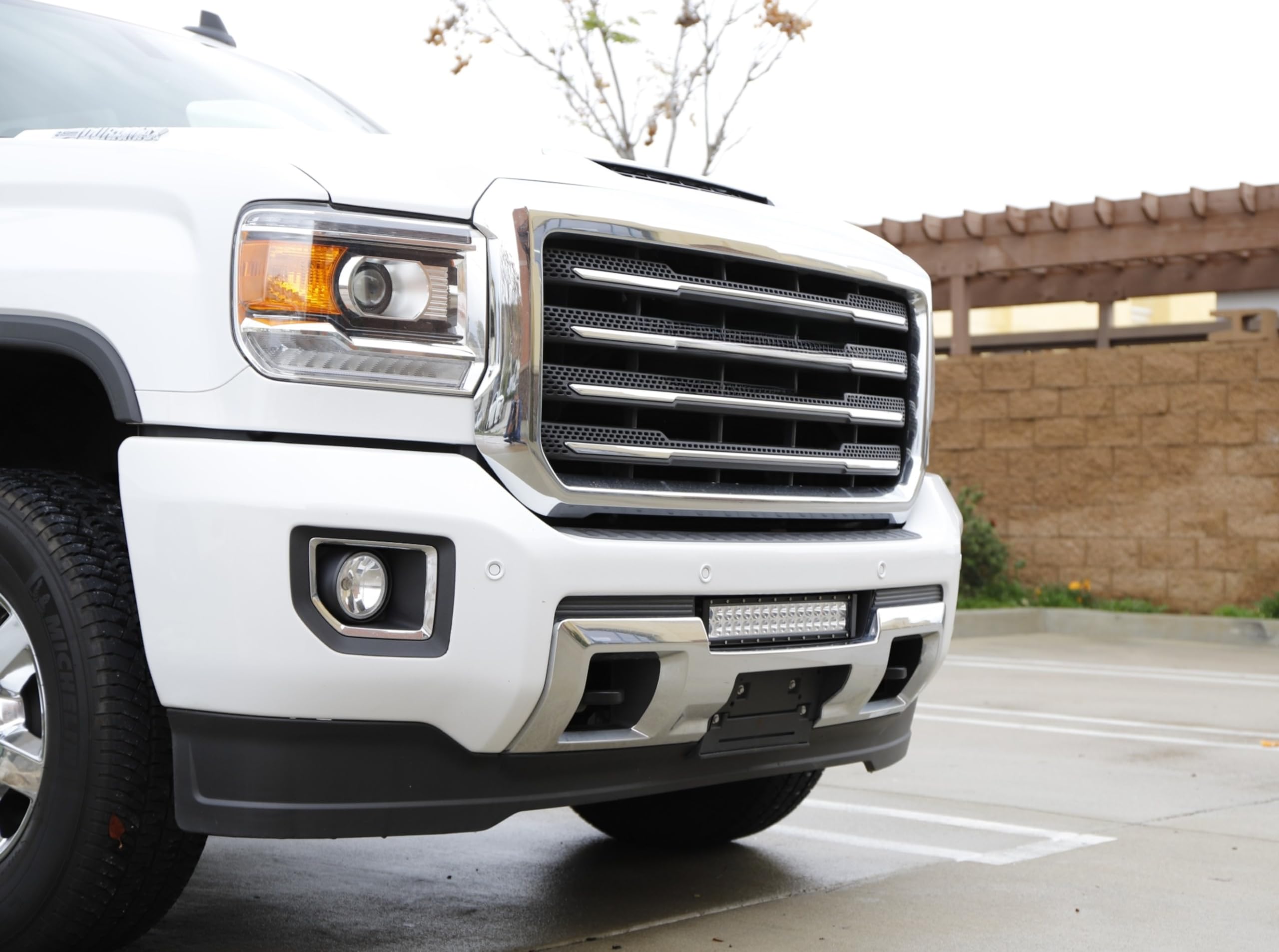 iJDMTOY 96W High Power LED Light Bar for GMC Sierra 2500/3500 HD (2015-2019) - Lower Grille Mount with Brackets & Wiring Kit - Off-Road Lighting for Trucks, Camping & Night Driving