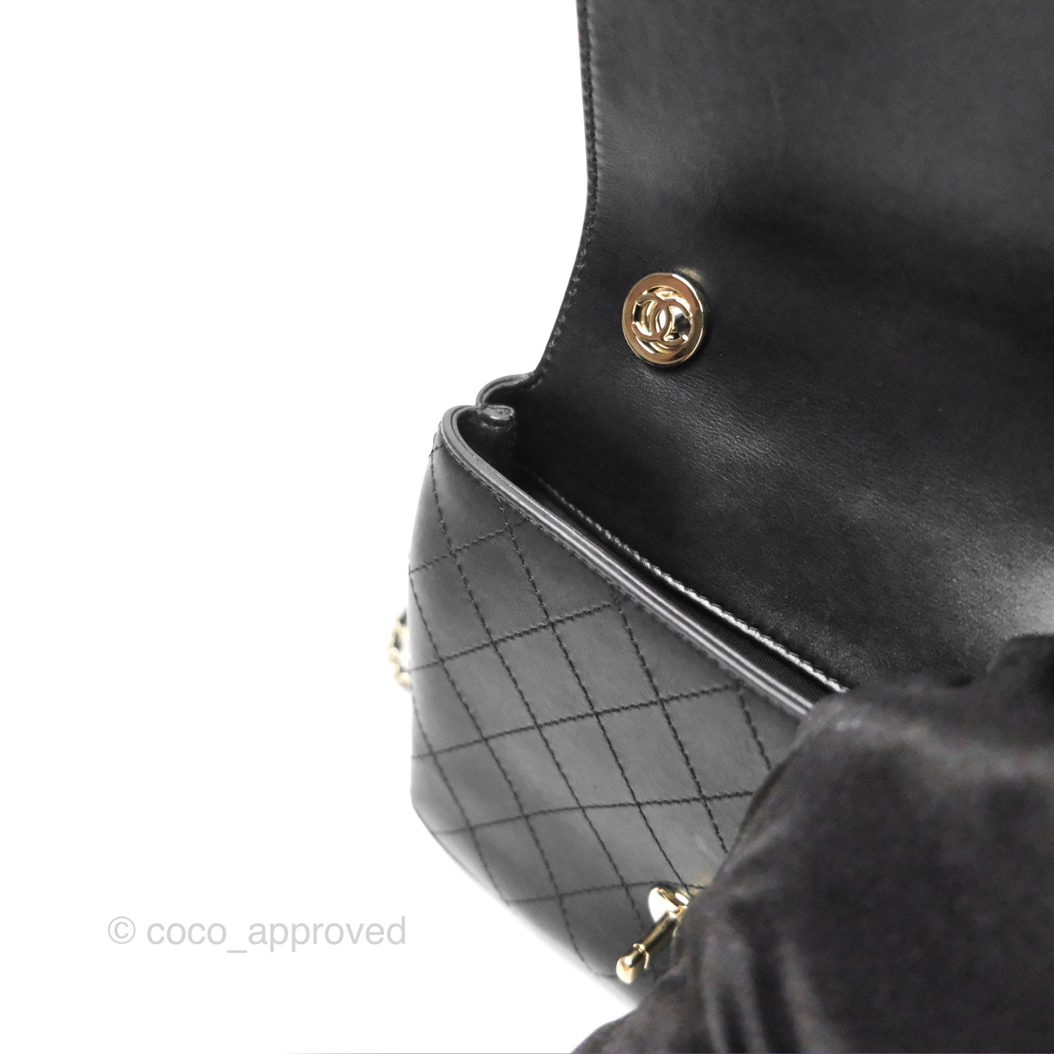 Authentic Chanel Small Flap Bag in Black Calfskin Leather - Perfect for Evening Events & Luxury Fashion Accessories