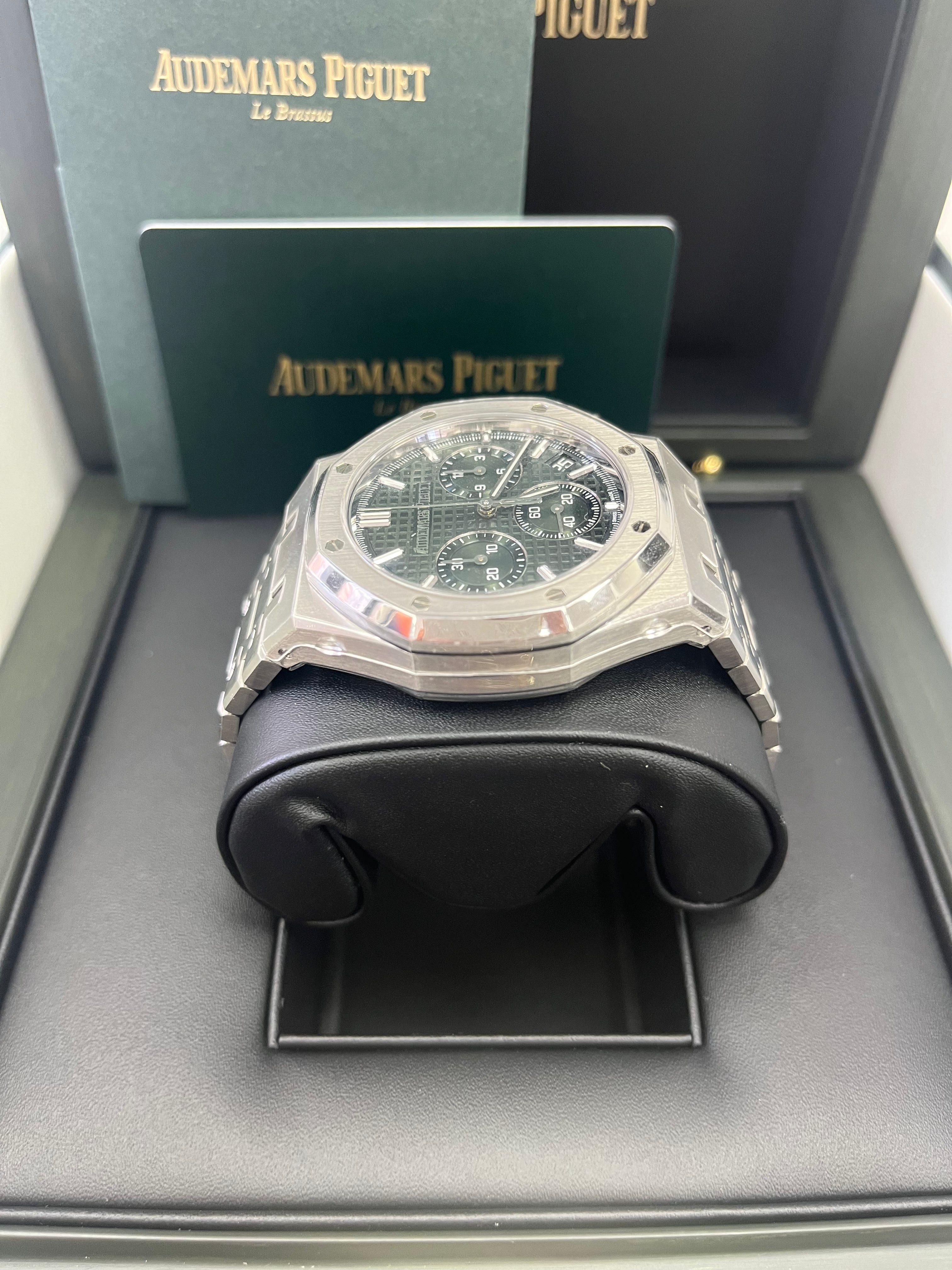 Audemars Piguet Royal Oak Chronograph 26240ST.OO.1320ST.08 Men's Luxury Watch - Premium Swiss Automatic Chronograph for Business, Formal & Special Occasions