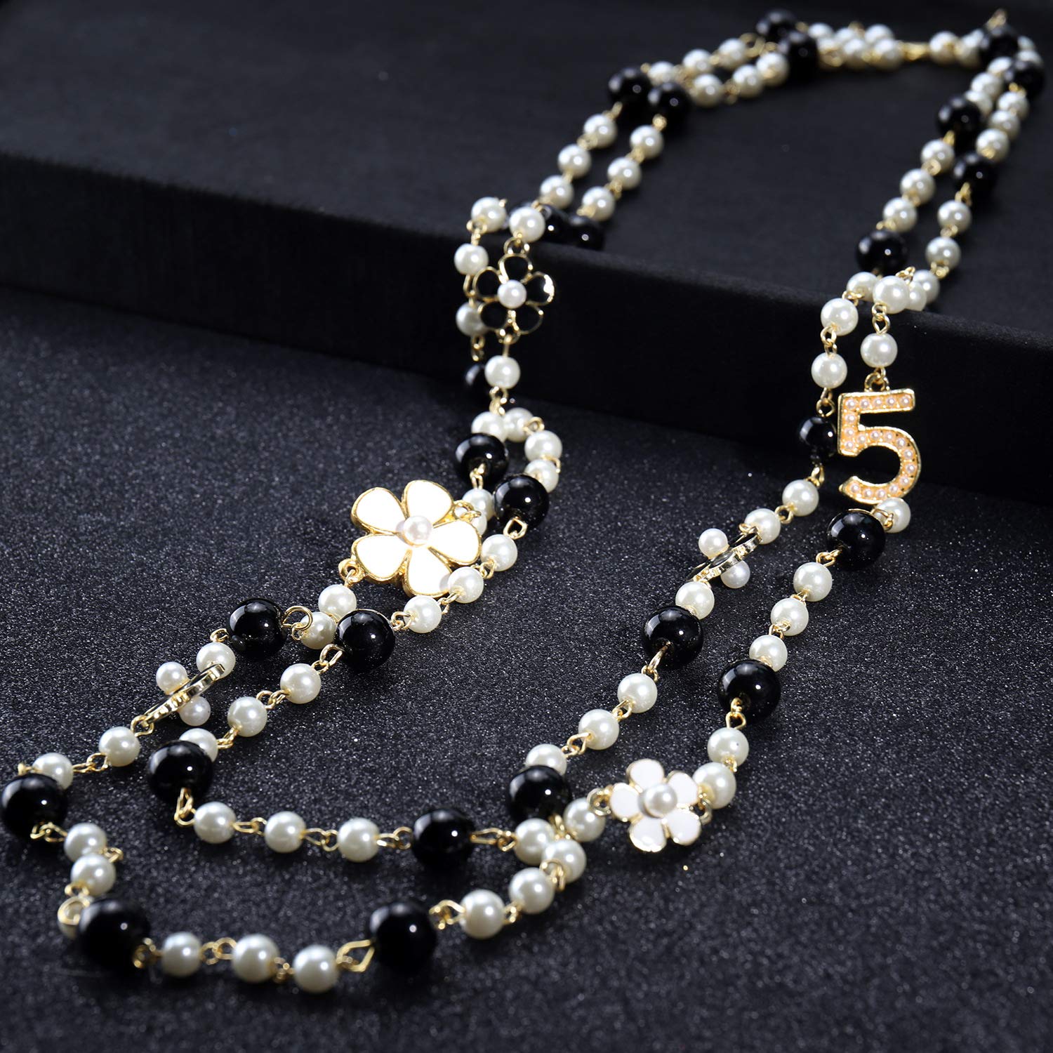 Elegant Layered Imitation Pearl Necklace for Women - Vintage Long Pendant Necklace Jewelry Gift for Party, Wedding & Everyday Wear