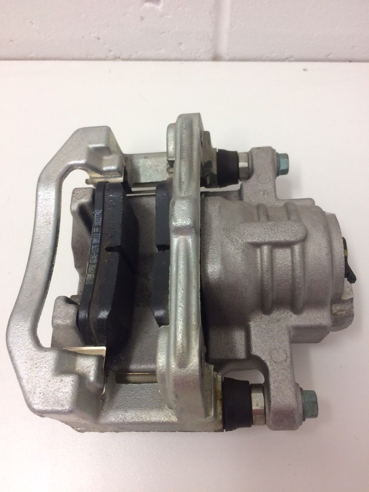Genuine Holden Brake Caliper Right Rear for Commodore VE & Statesman WM - High Performance Replacement Part for Smooth Braking | Perfect for Daily Driving & Road Trips