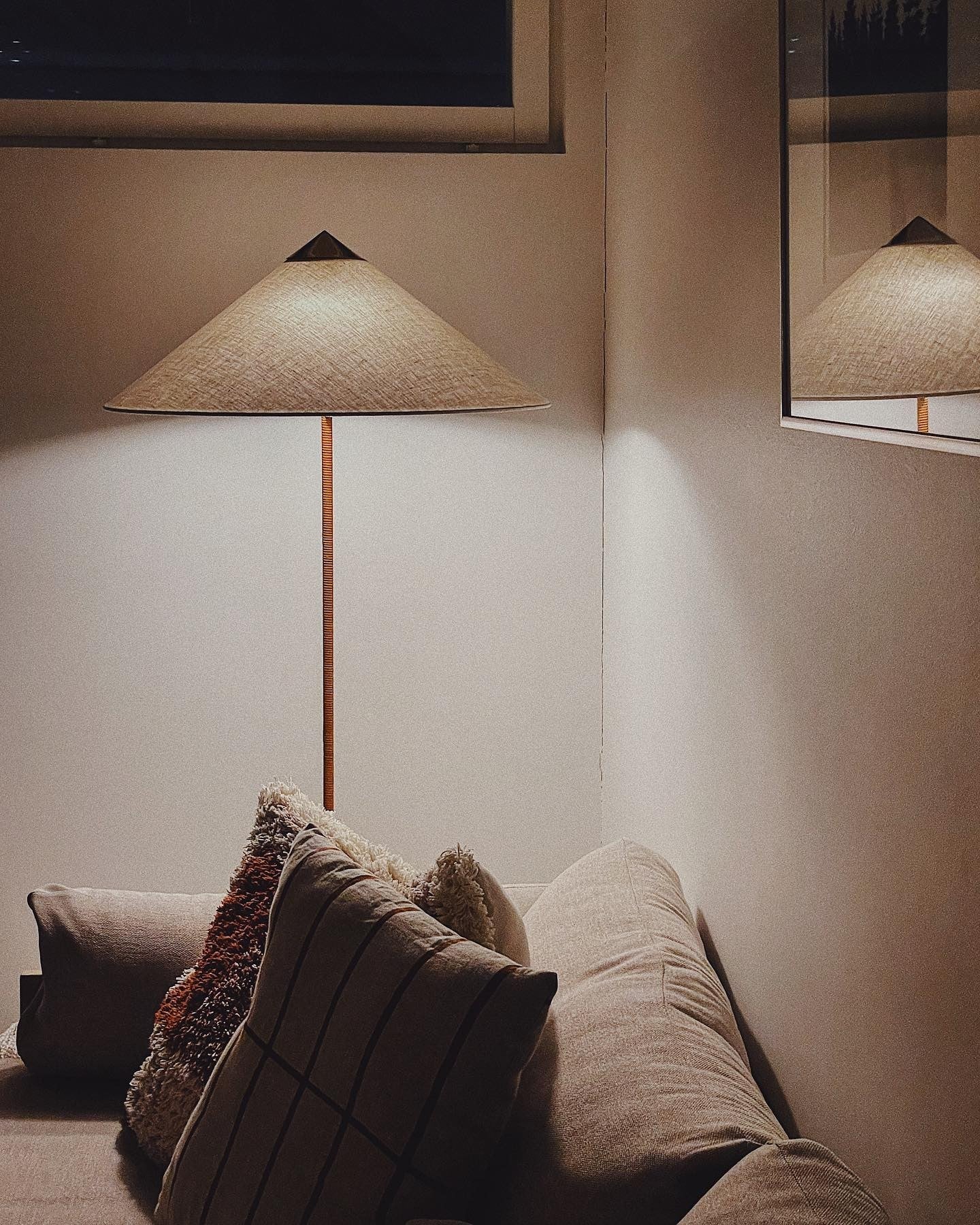 Modern Chinese Hat Floor Lamp - Stylish Rattan Shade for Living Room, Bedroom & Office Decor - Perfect for Cozy Ambiance and Reading Nook Lighting
