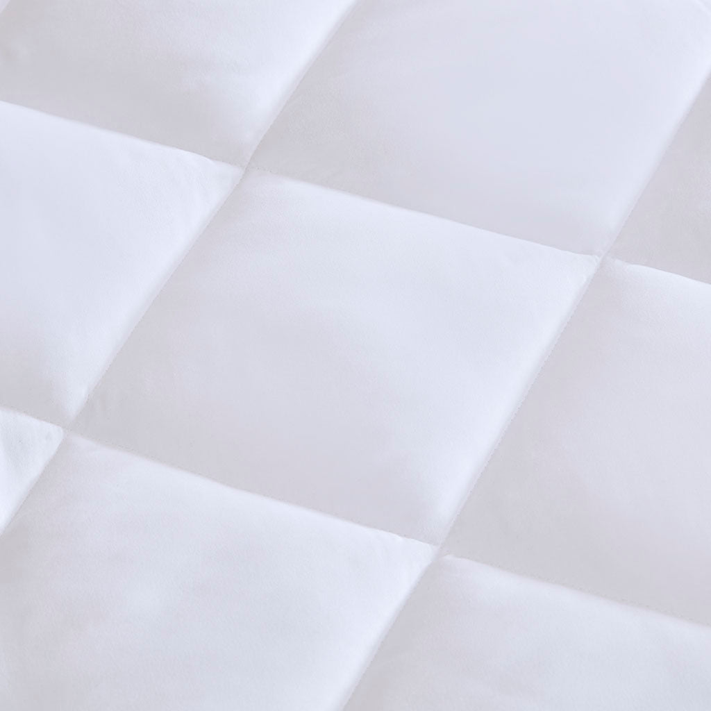 Waterproof Mattress Protector with Deep Pockets - Queen Size, Hypoallergenic & Breathable - Ideal for Bedwetting, Spills & Allergies (Fits Mattress Up to 18