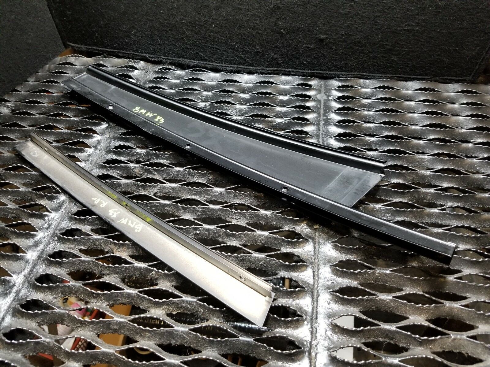 2004-2006 BMW X3 E83 3.0L Left Rear Driver Side Door Molding Trim Pillar Replacement - OEM Quality Part for Car Restoration & Auto Body Repair