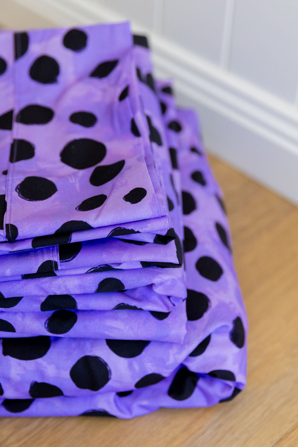 Kasey Rainbow Purple Cheetah Print Sheet Set - Soft Luxury Bedding for Queen Size Beds - Perfect for Modern Bedrooms & Guest Rooms