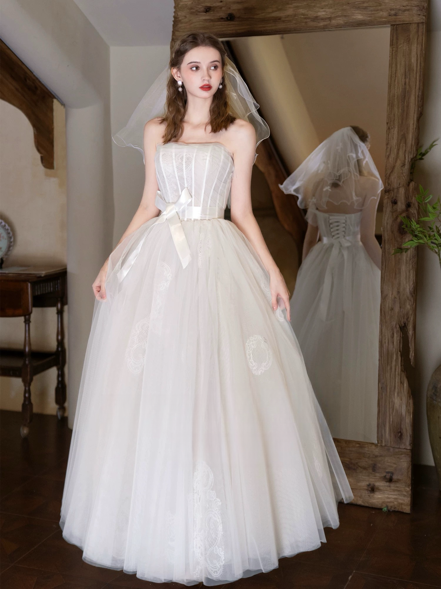 Elegant A-Line Tulle Lace Light Champagne Long Prom Dress for Women - Perfect for Formal Dances, Weddings & Evening Galas