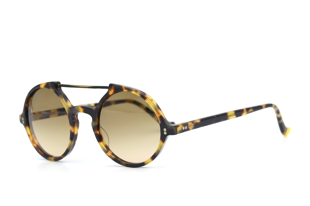 Versace 530 961 Sunglasses for Men & Women - Luxury Designer Shades for Fashion & UV Protection | Perfect for Beach, Driving & Outdoor Activities