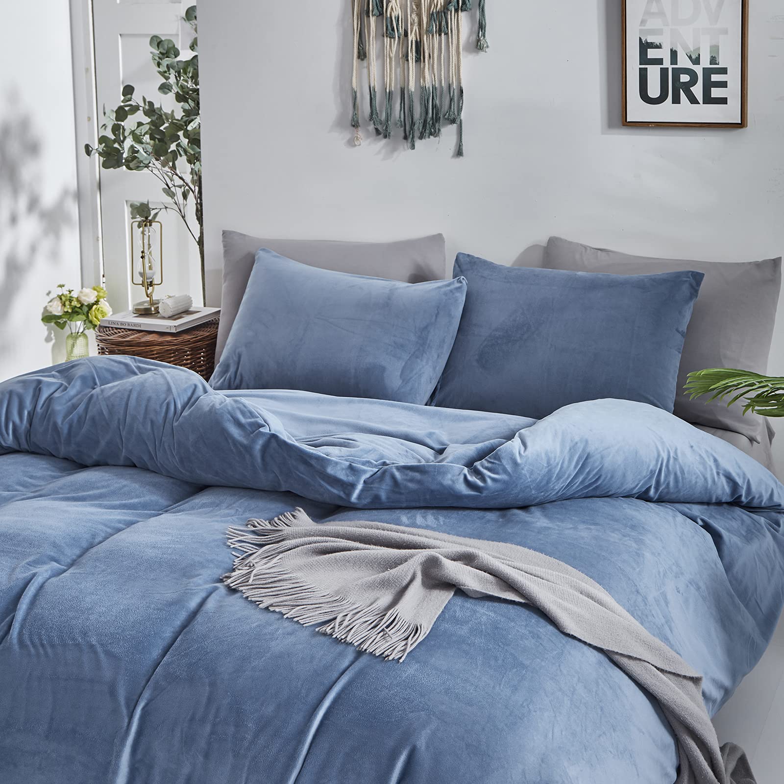 CLOTHKNOW Blue Velvet King Duvet Cover Set - 3 Piece Soft & Cozy Bedding Set with 2 Pillowcases | Luxury Fluffy Comforter Cover in Lake Blue & Green | Perfect for Master Bedroom, Guest Room & Cozy Winter Nights