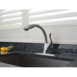 Delta Linden Pull-Out Kitchen Faucet in Oil Rubbed Bronze - Single Handle High Arc Sink Faucet with Diamond Seal Technology & Sprayer (Model 4153-RB-DST) - Perfect for Modern Farmhouse & Industrial Style Kitchens