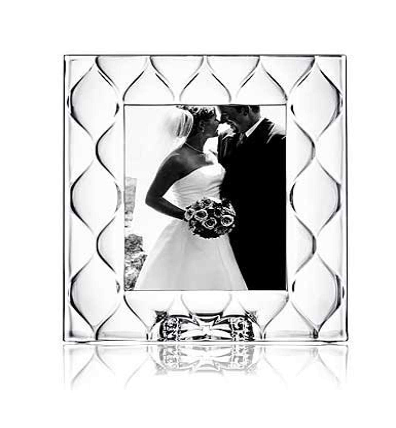 Orrefors Diamond 5x7 Picture Frame - Elegant Glass Photo Frame for Displaying 5 by 7 Inch Photos - Perfect for Home Decor, Wedding, Anniversary & Office Gifts