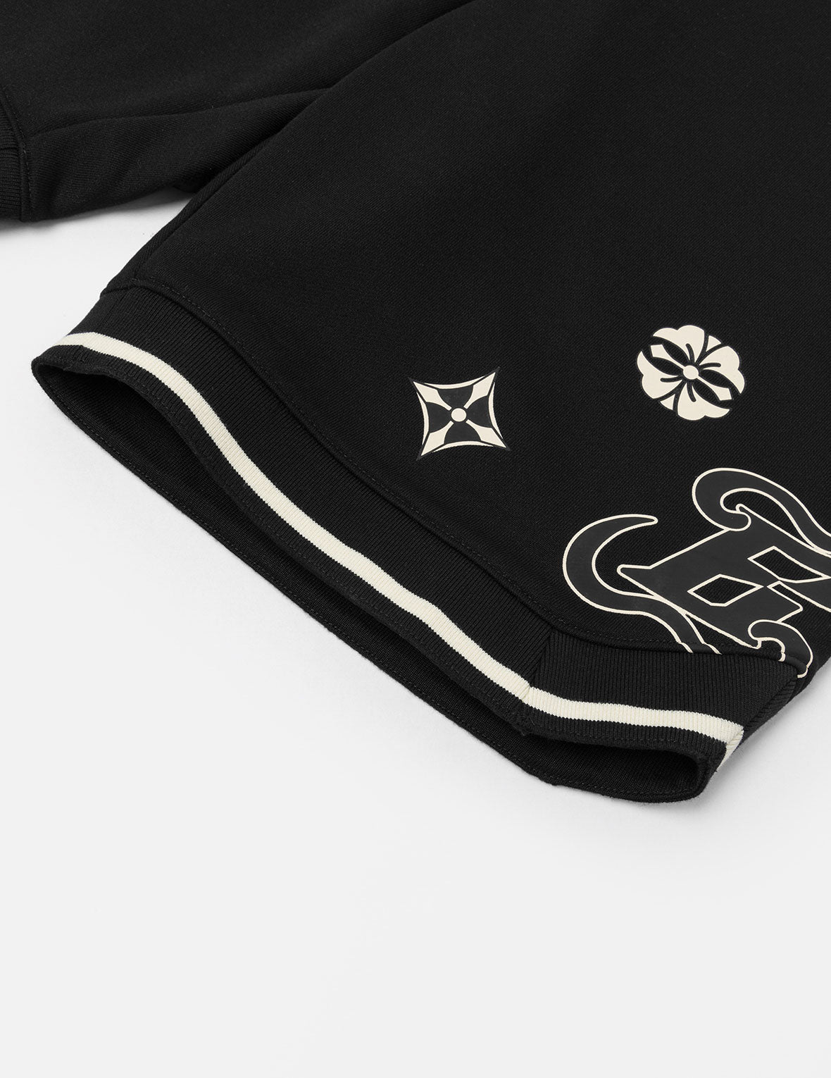 Stylish Allover Logo Print Fashion Fit Sweatshorts for Women & Men - Perfect for Gym, Running, Yoga and Casual Wear
