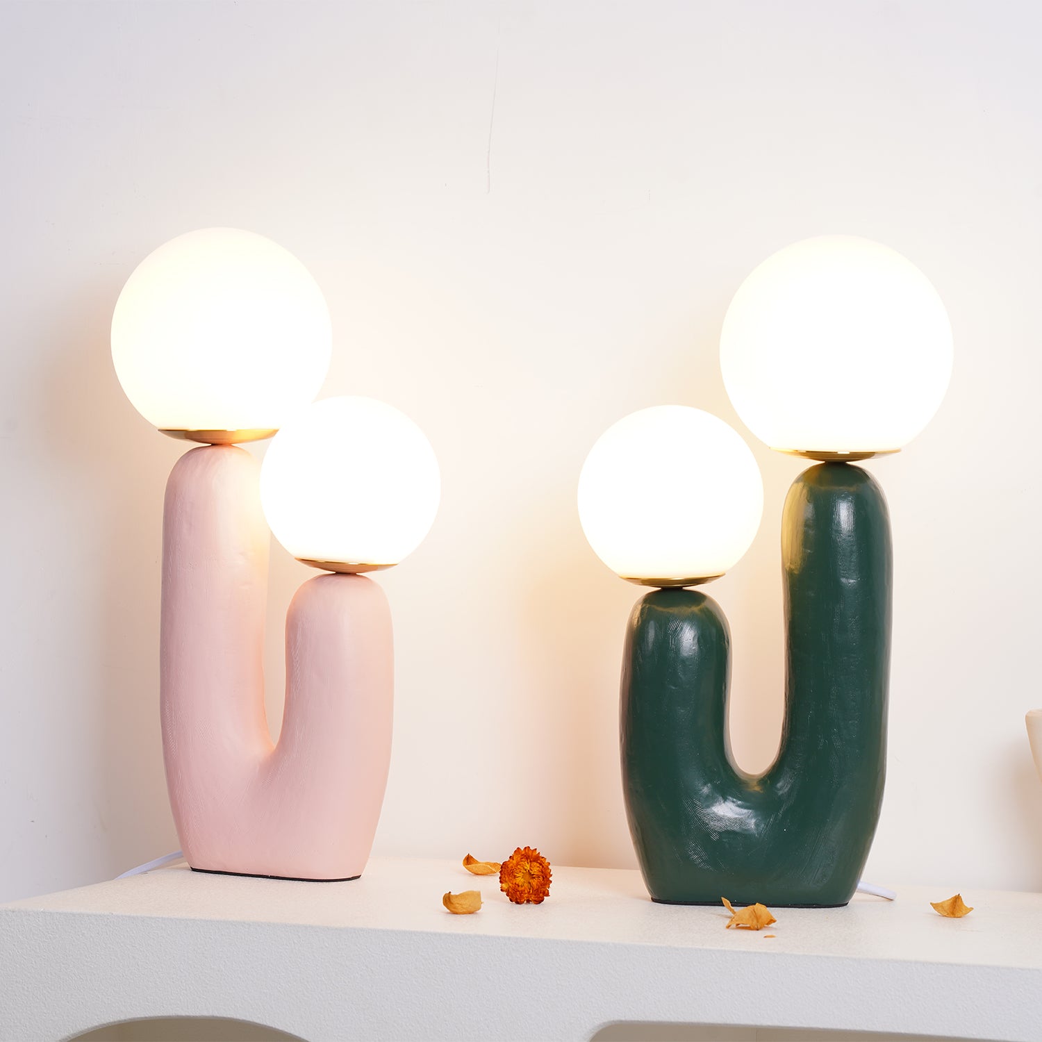 Oo Rough Table Lamp - Modern Industrial Bedside Lighting for Living Room, Bedroom & Office - Dimmable LED Desk Lamp with Adjustable Brightness