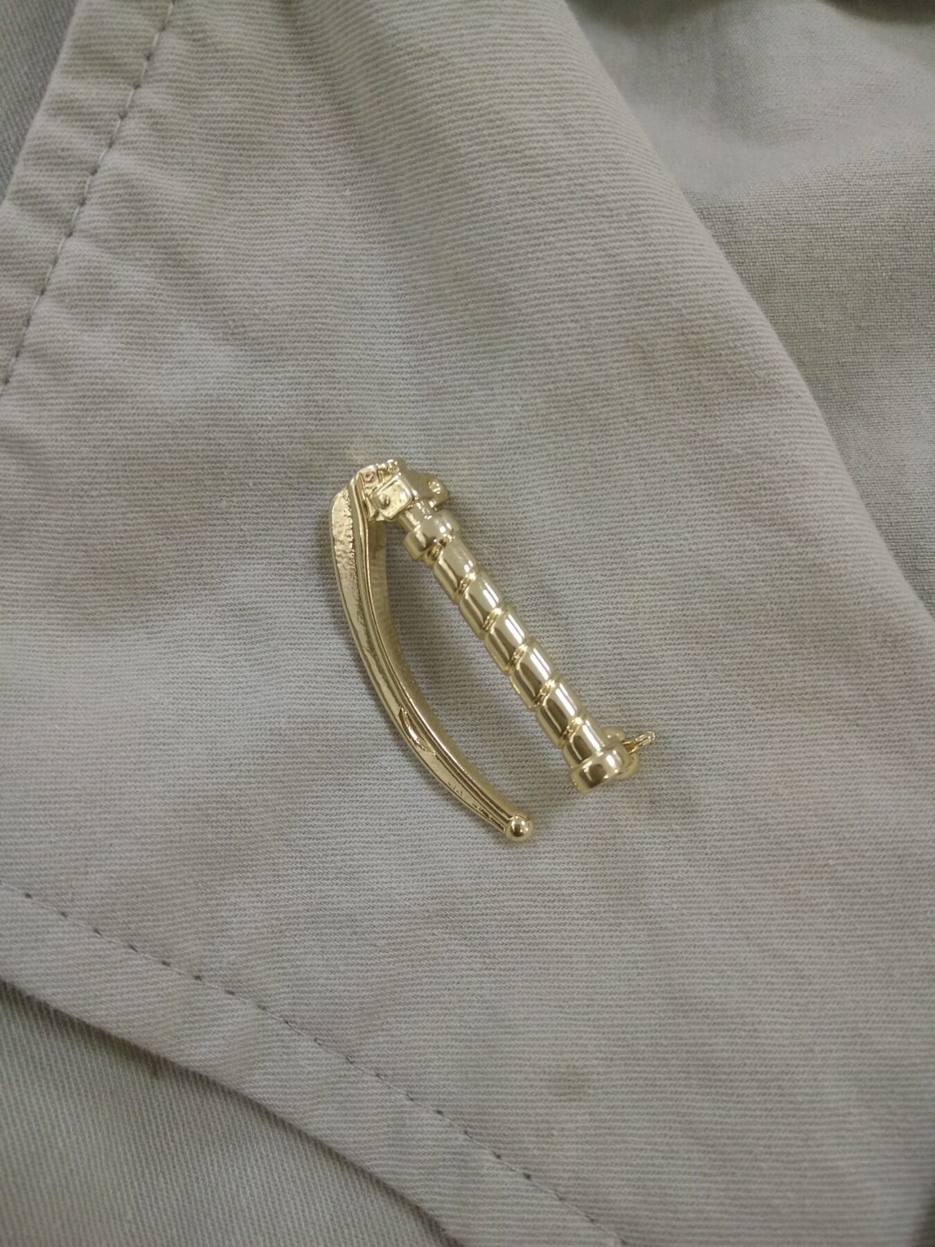 Otolaryngologist Laryngoscope Brooch Pin - Silver Medical Jewelry Gift for ENT Doctors | Perfect for White Coat, Graduation & Medical Conferences