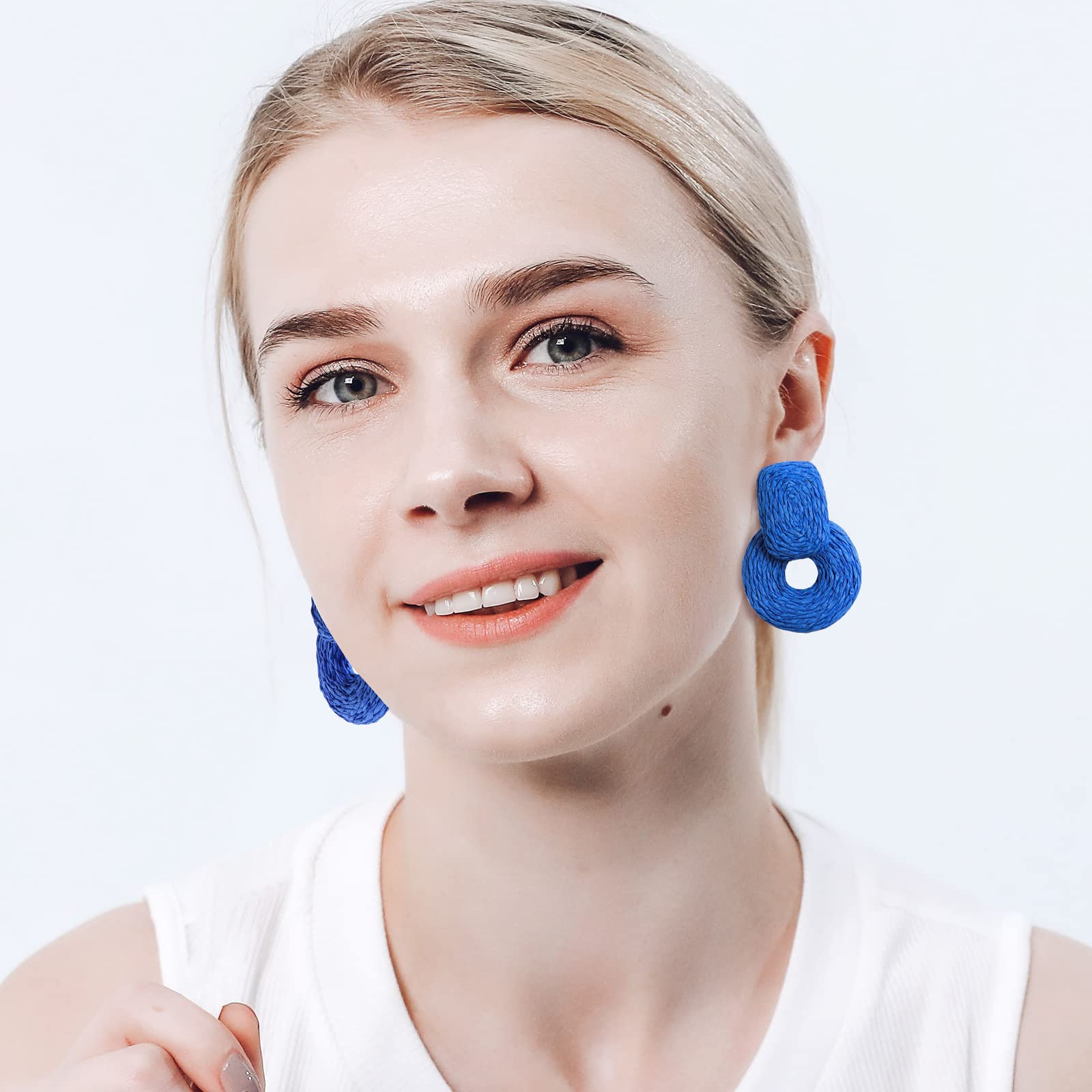 Boho Raffia Round Earrings - Handmade Wicker Drop Dangle Earrings for Women | Natural Rattan Straw Statement Jewelry | Perfect Gift for Women & Girls | Great for Summer Festivals, Beach Vacations & Bohemian Fashion