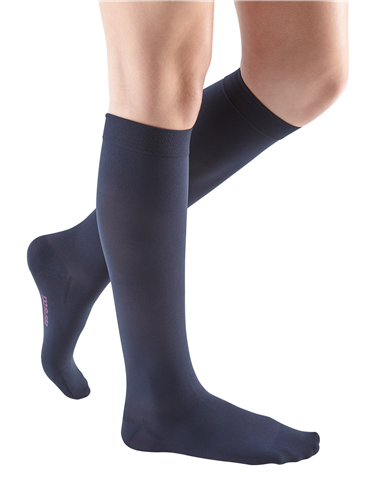Medi Comfort 15-20mmHg Closed Toe Compression Socks for Women & Men - Calf Length Support for Circulation, Travel & Recovery