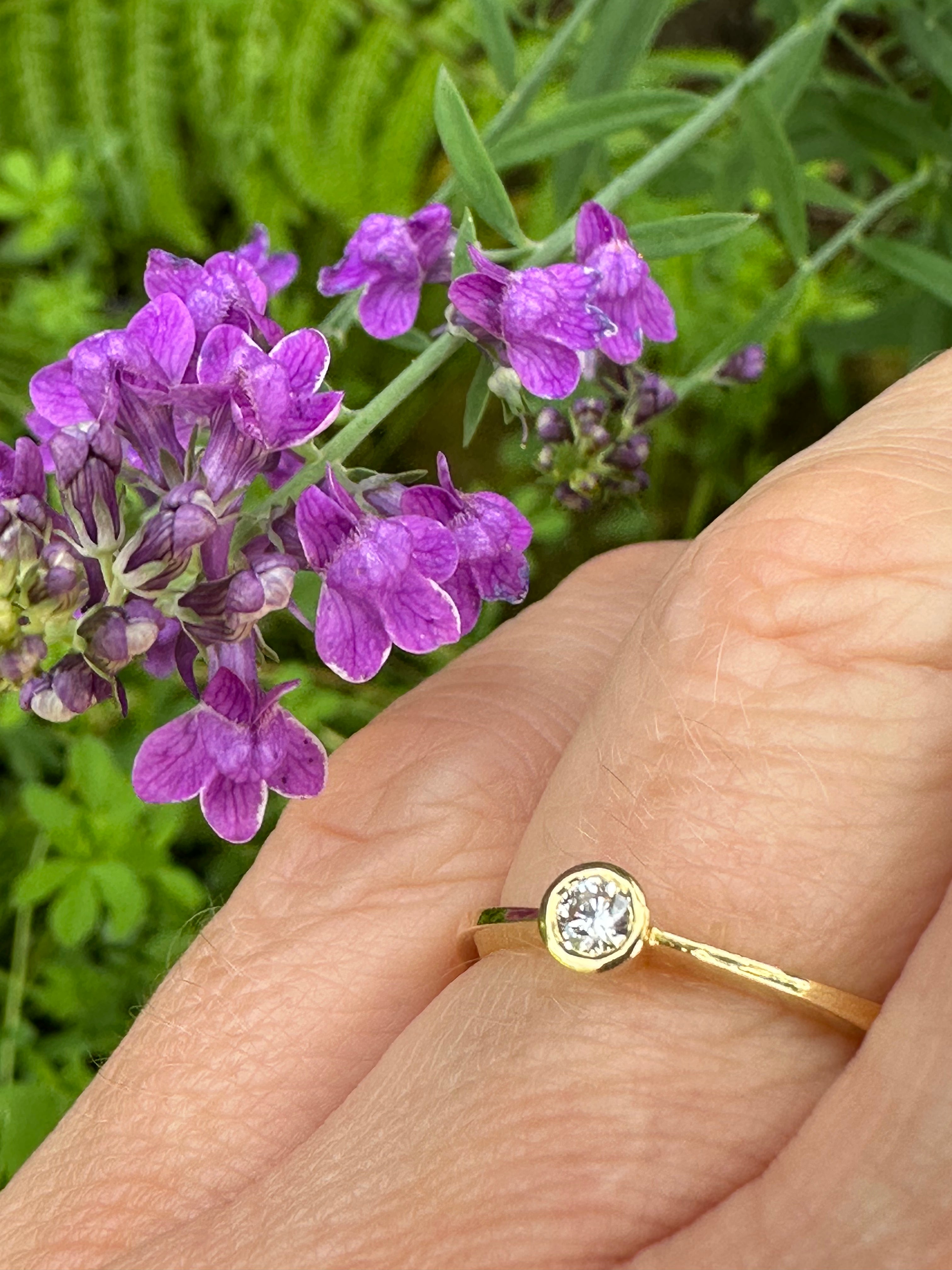 18ct Yellow Gold 0.10ct Natural Diamond Ring - Elegant Solitaire Engagement Ring for Women | Perfect for Proposals, Anniversaries & Special Occasions