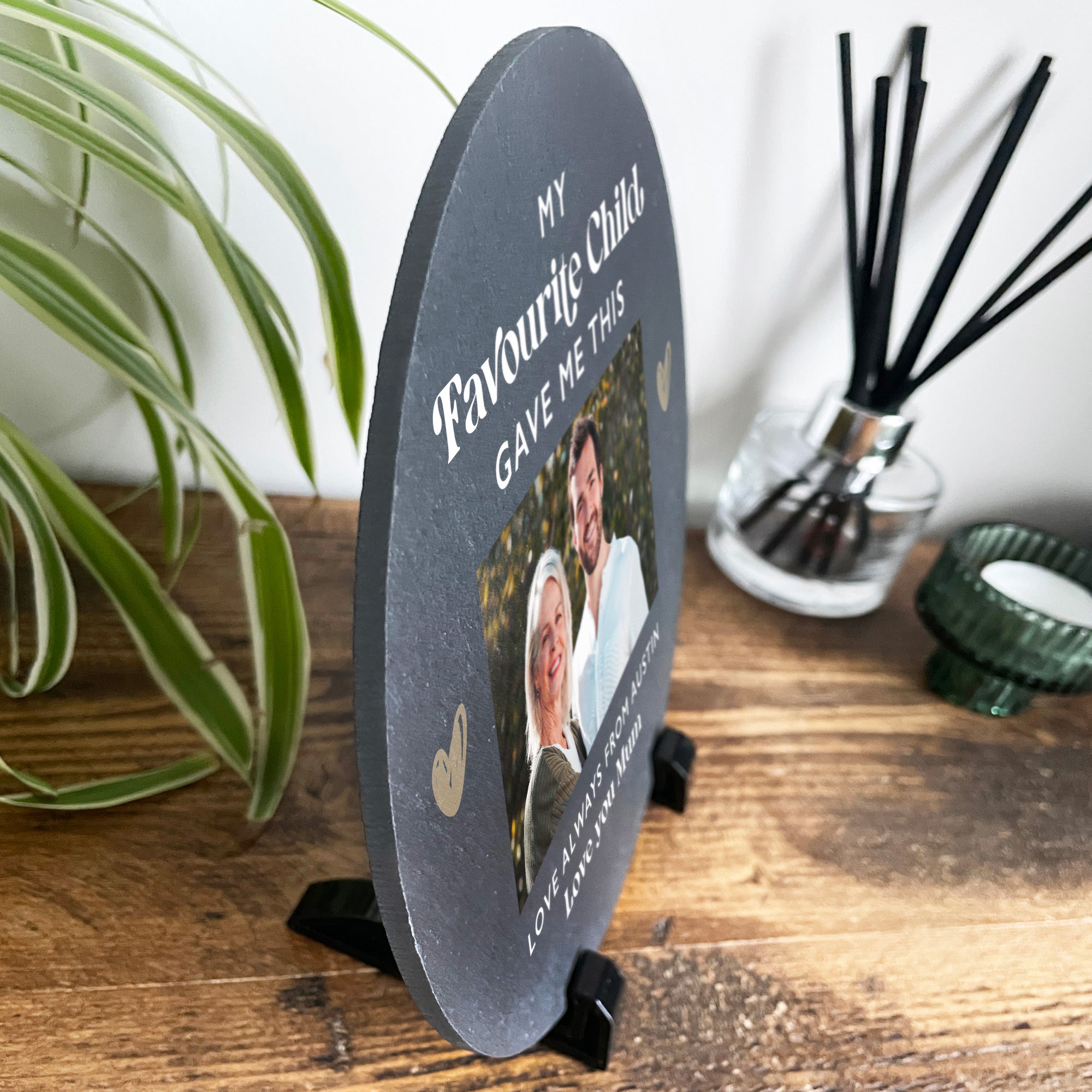 Personalized Circular Photo Slate with Stand - 20cm Custom Engraved Gift for Parents | Perfect for Mother's Day, Father's Day & Family Keepsakes