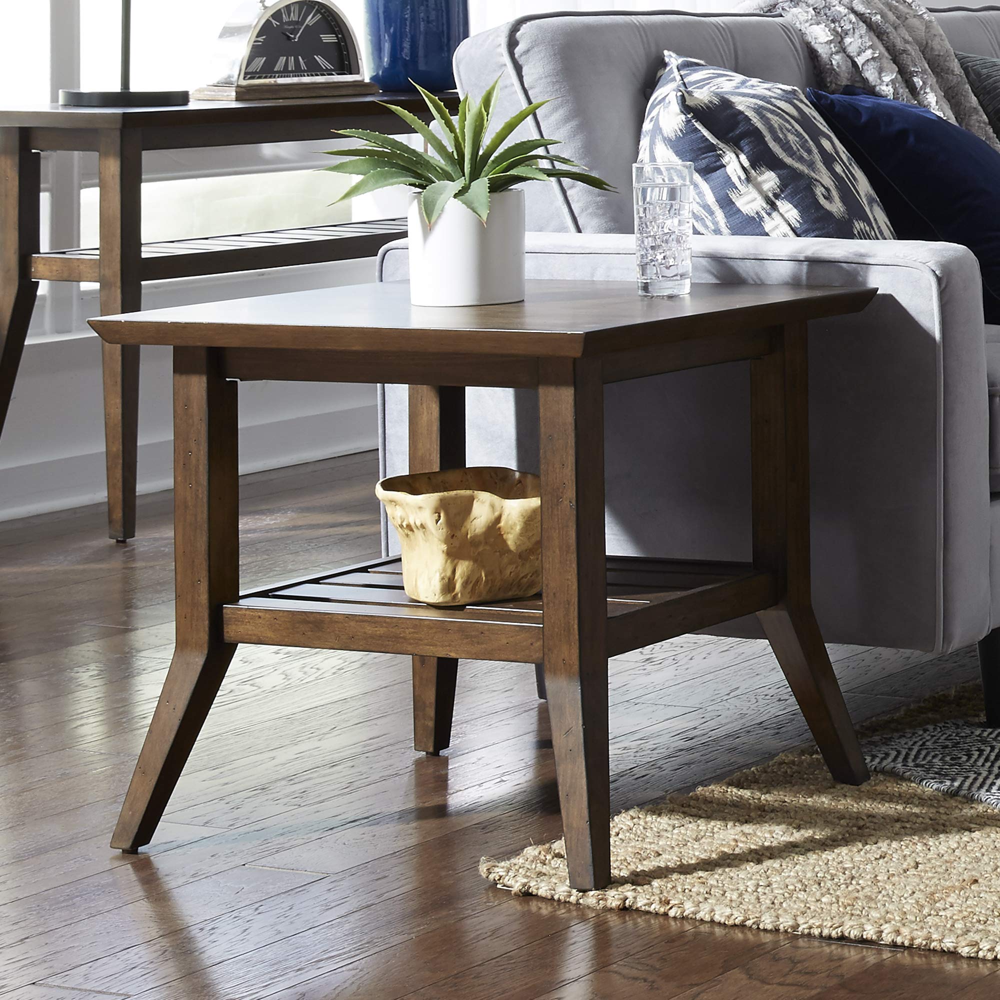 Liberty Furniture Industries Ventura BLVD Rectangular End Table - Brown Wood Side Table for Living Room, Bedroom & Office - Perfect for Lamps, Books & Decor