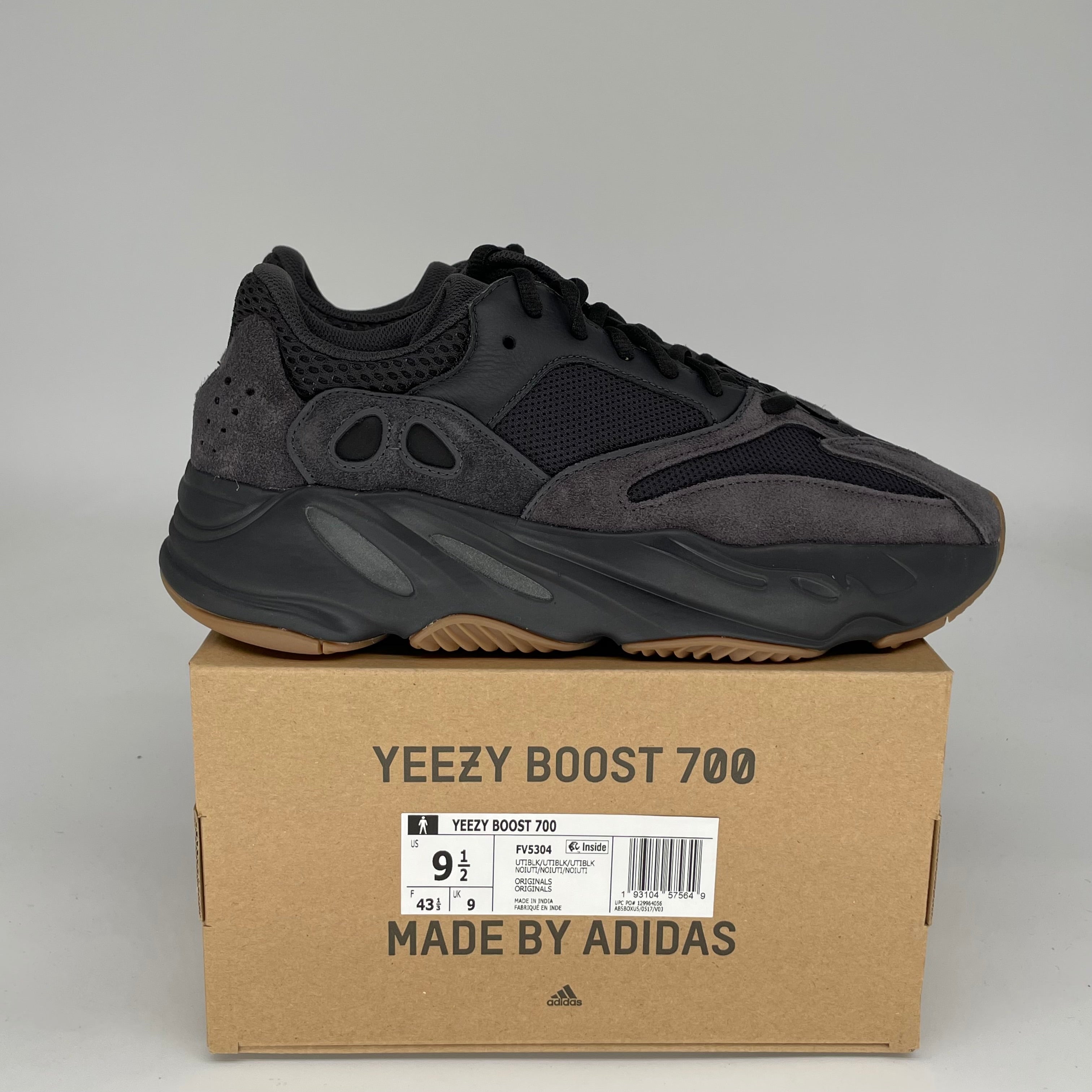 Adidas Yeezy 700 Utility Black Men's Sneakers Size 9.5 FV5304 - Stylish & Comfortable for Casual Wear, Running & Street Fashion