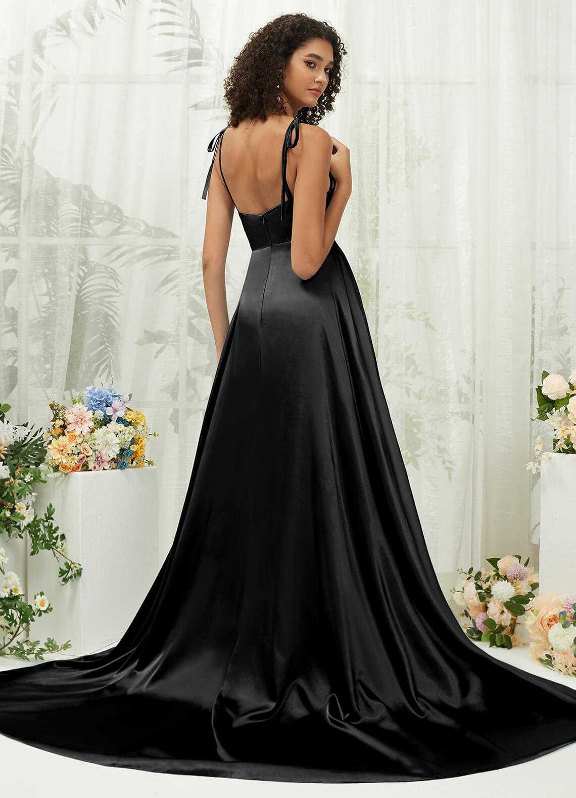 Elegant Black Satin Sweetheart Neckline Formal Gown with Adjustable Straps and Hidden Pocket - Perfect for Prom, Evening Gala, and Special Occasions