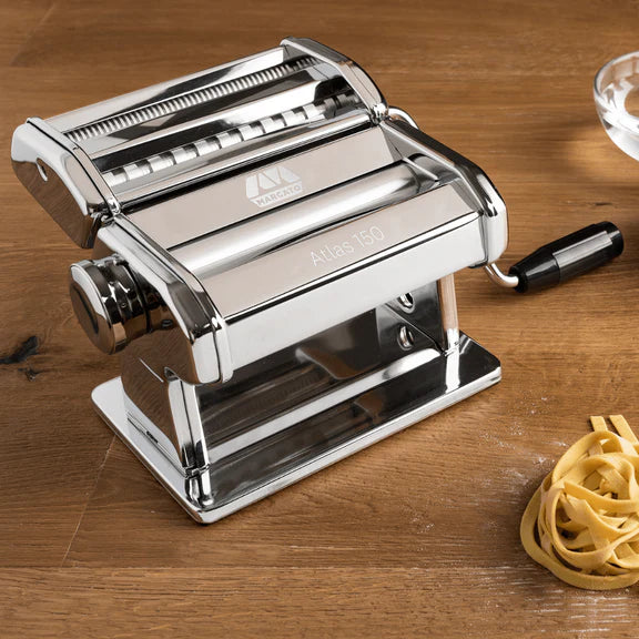 Marcato Atlas 150 Classic Pasta Maker Machine - Stainless Steel Manual Pasta Press for Homemade Ravioli, Fettuccine & Spaghetti - Perfect for Italian Cuisine, Family Cooking & Restaurant Use