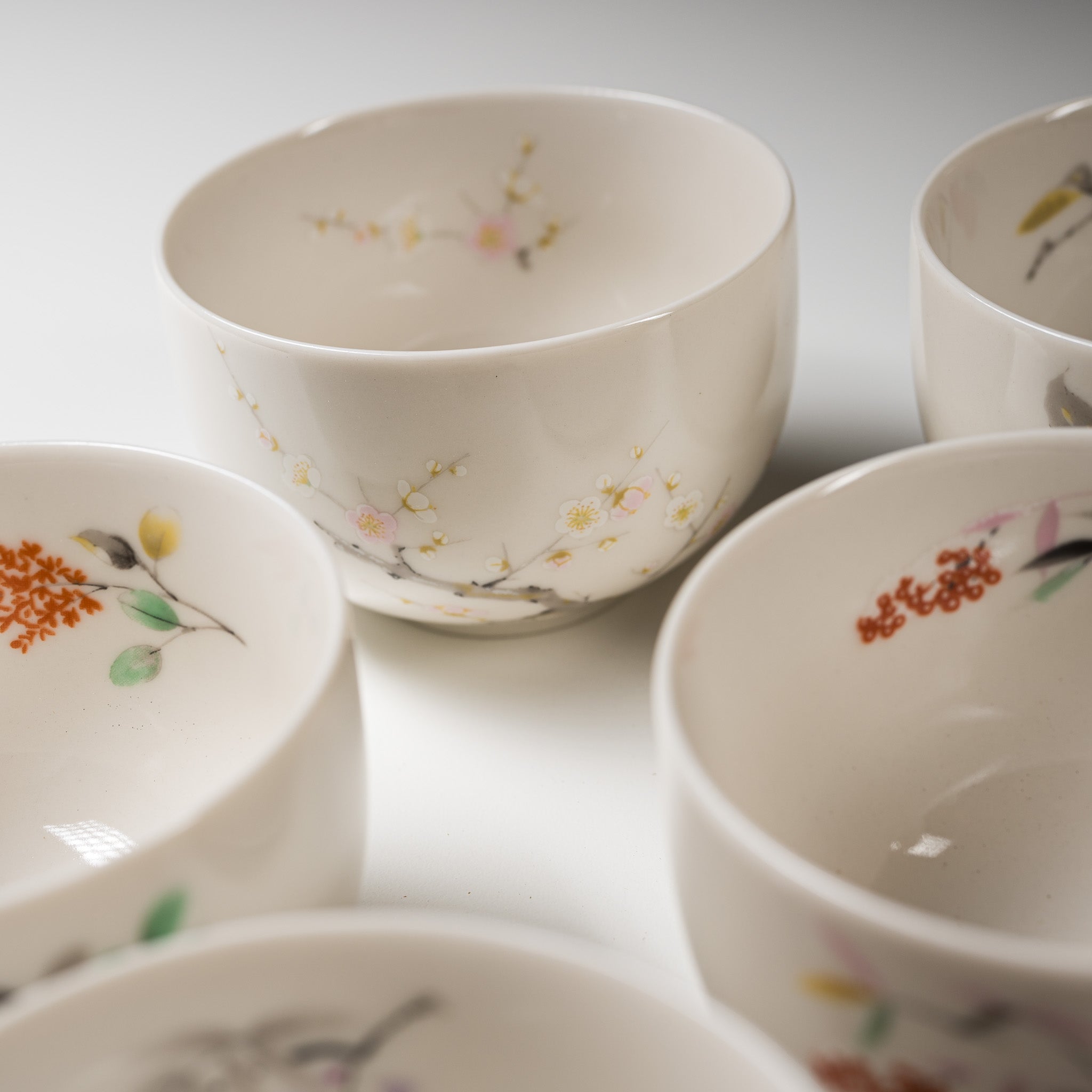 Premium Seasonal Floral Tea Set - 550ml Ceramic Teapot with Infuser, Perfect for Blooming Tea & Herbal Infusions | Ideal for Home, Office & Gifting