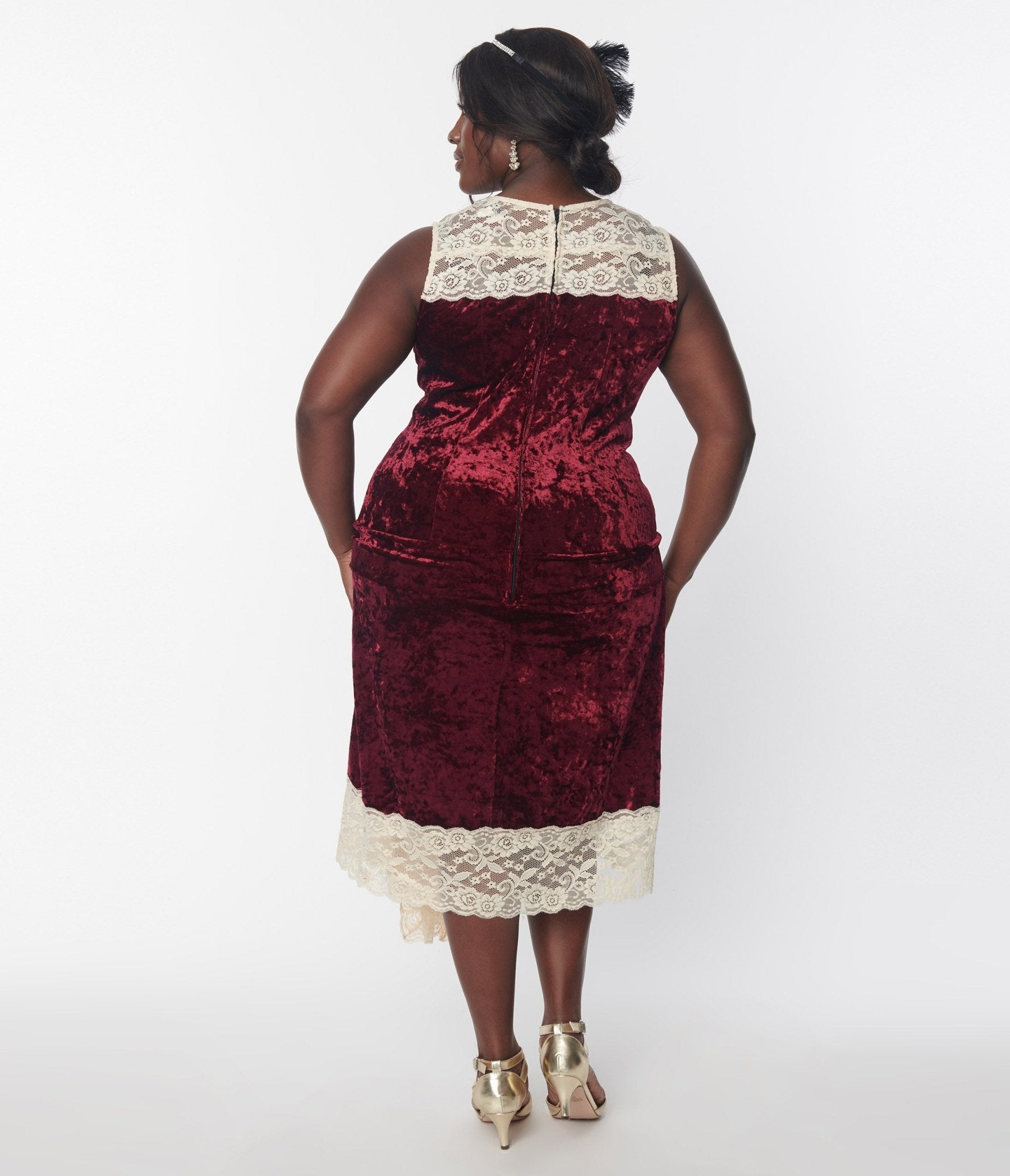 1920s Vintage Burgundy Crushed Velvet Flapper Dress with Ivory Lace - Perfect for Gatsby Parties, Roaring 20s Costume & Vintage Themed Weddings