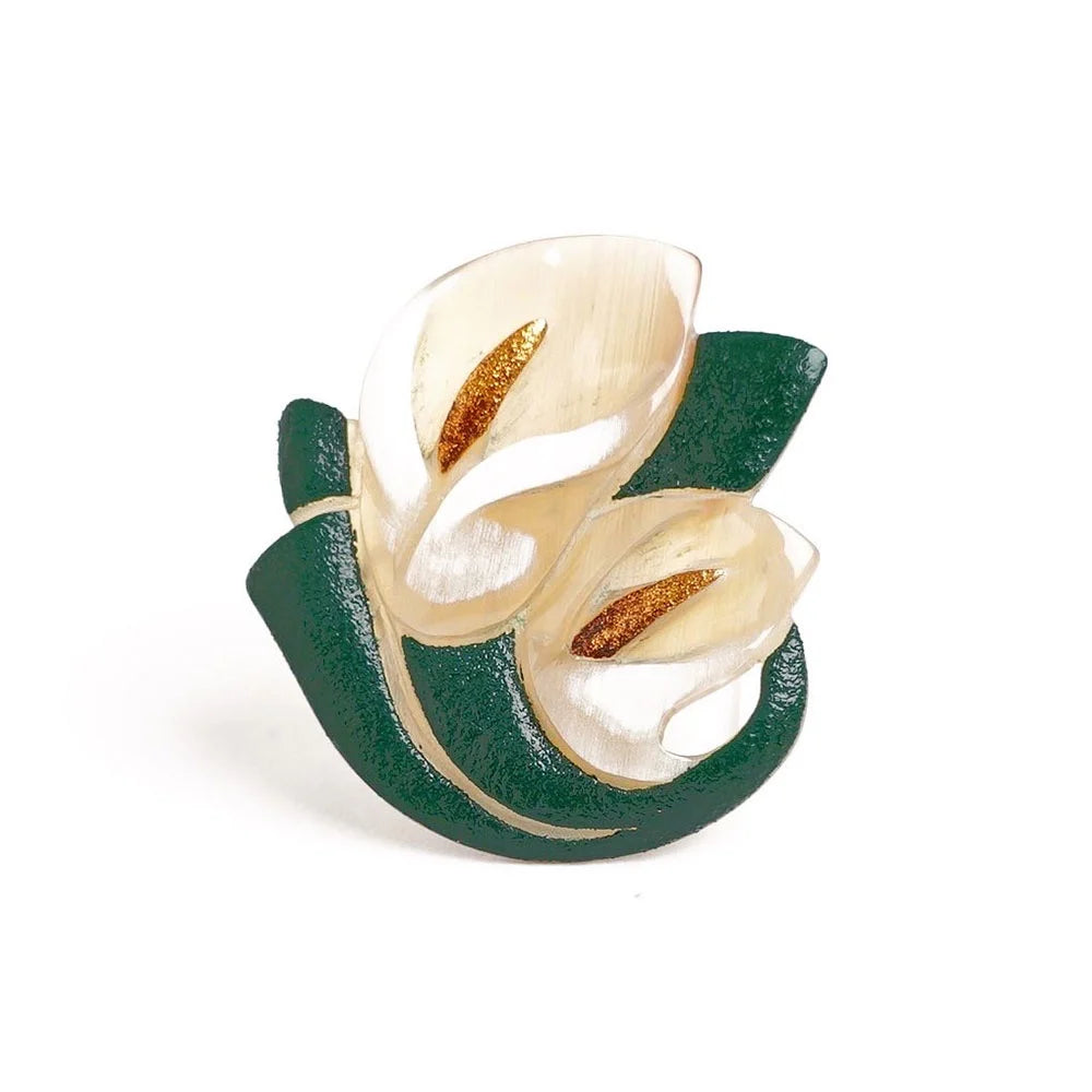Exquisite Japanese Maki-e Urushi Lacquer Brooch - Handcrafted Water Buffalo Horn Calla Lily Design - Traditional Artisan Jewelry for Women - Perfect for Weddings, Tea Ceremonies & Special Occasions