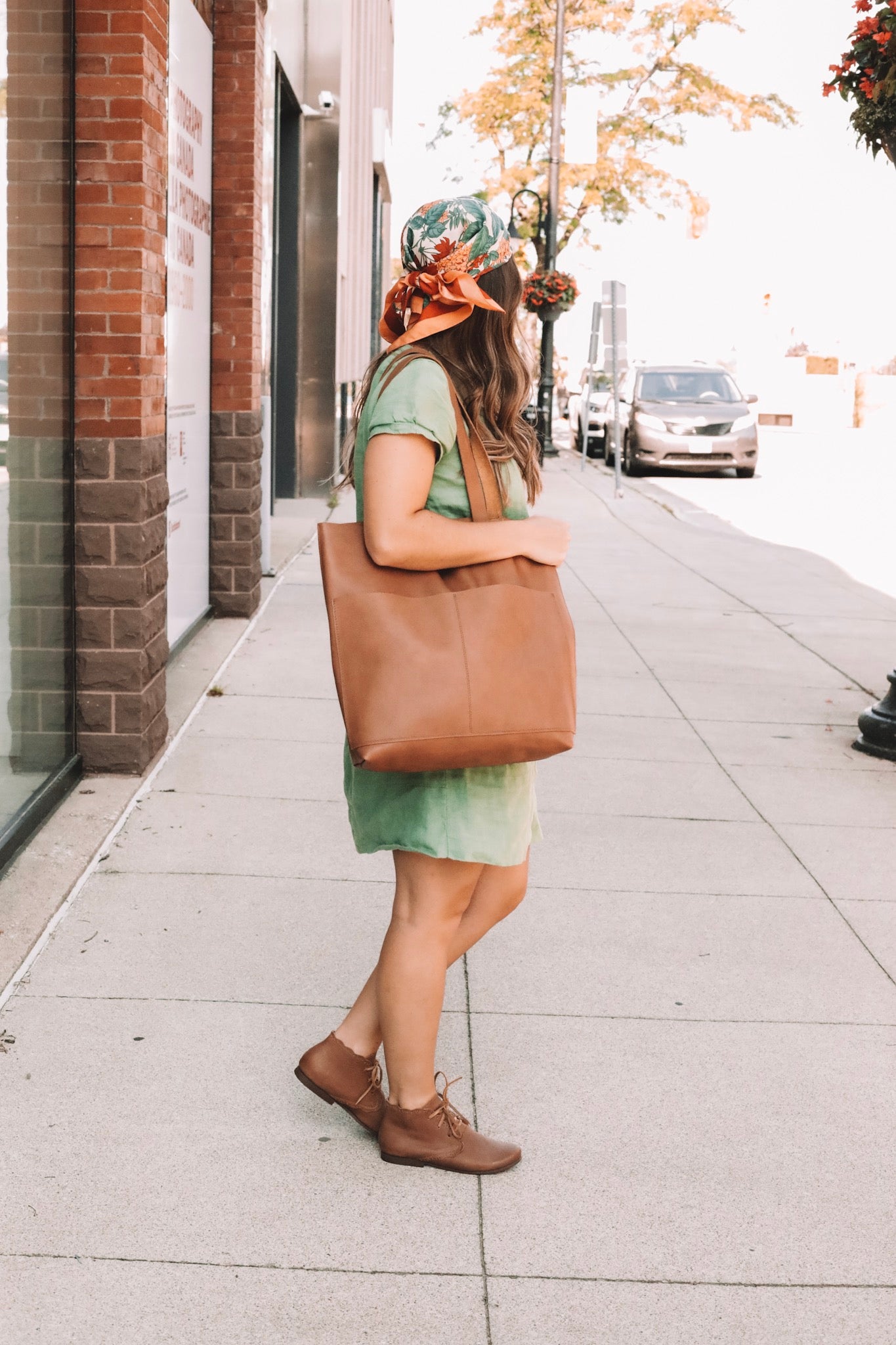 Classic Brown Leather Tote Bag for Women - Stylish & Durable Handbag for Work, Travel & Everyday Use