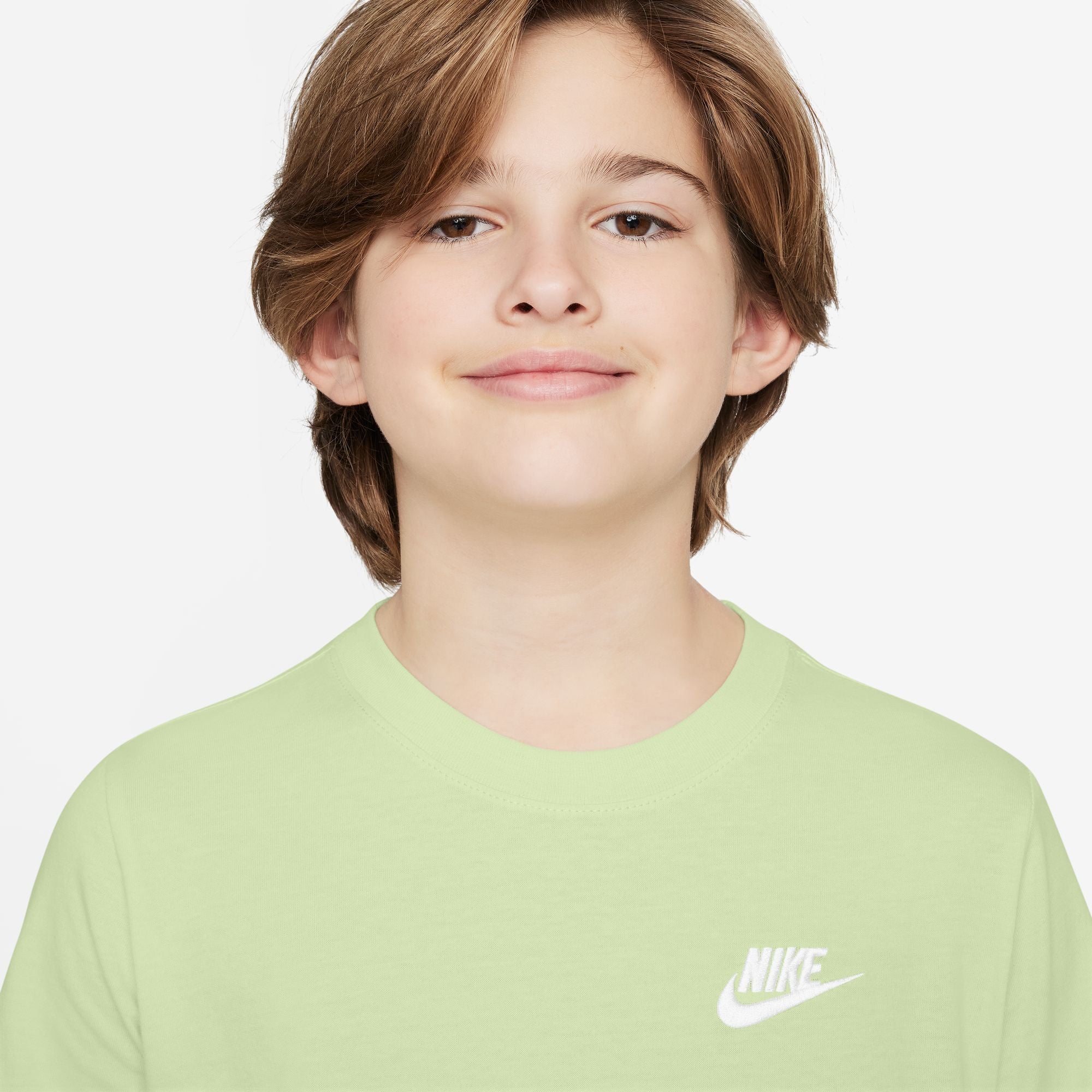 Boys' and Girls' Nike Youth NSW T-Shirt - Comfortable Athletic Tee for Kids' Sports & Casual Wear