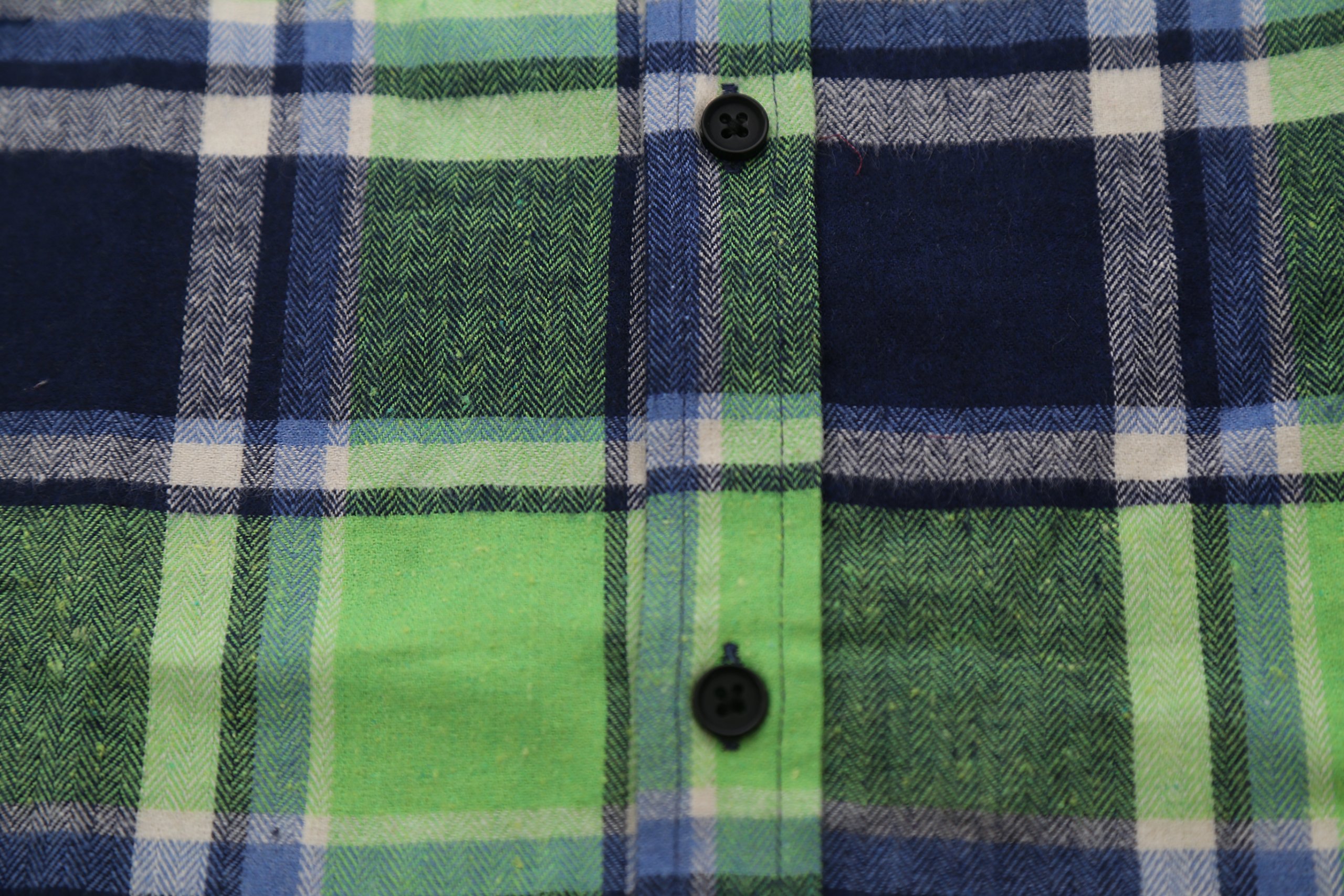 Men's Casual Plaid Button Down Short Sleeve Shirt - Regular Fit Dress Shirt for Work, Office & Summer Outings
