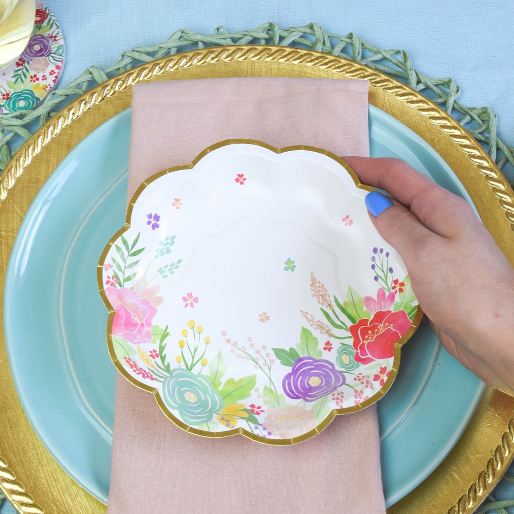 Premium 7-inch Garden Blooms Paper Plates - Set of 16, Elegant Floral Design, Heavy-Duty Disposable Plates for Parties, BBQs, Picnics & Outdoor Dining