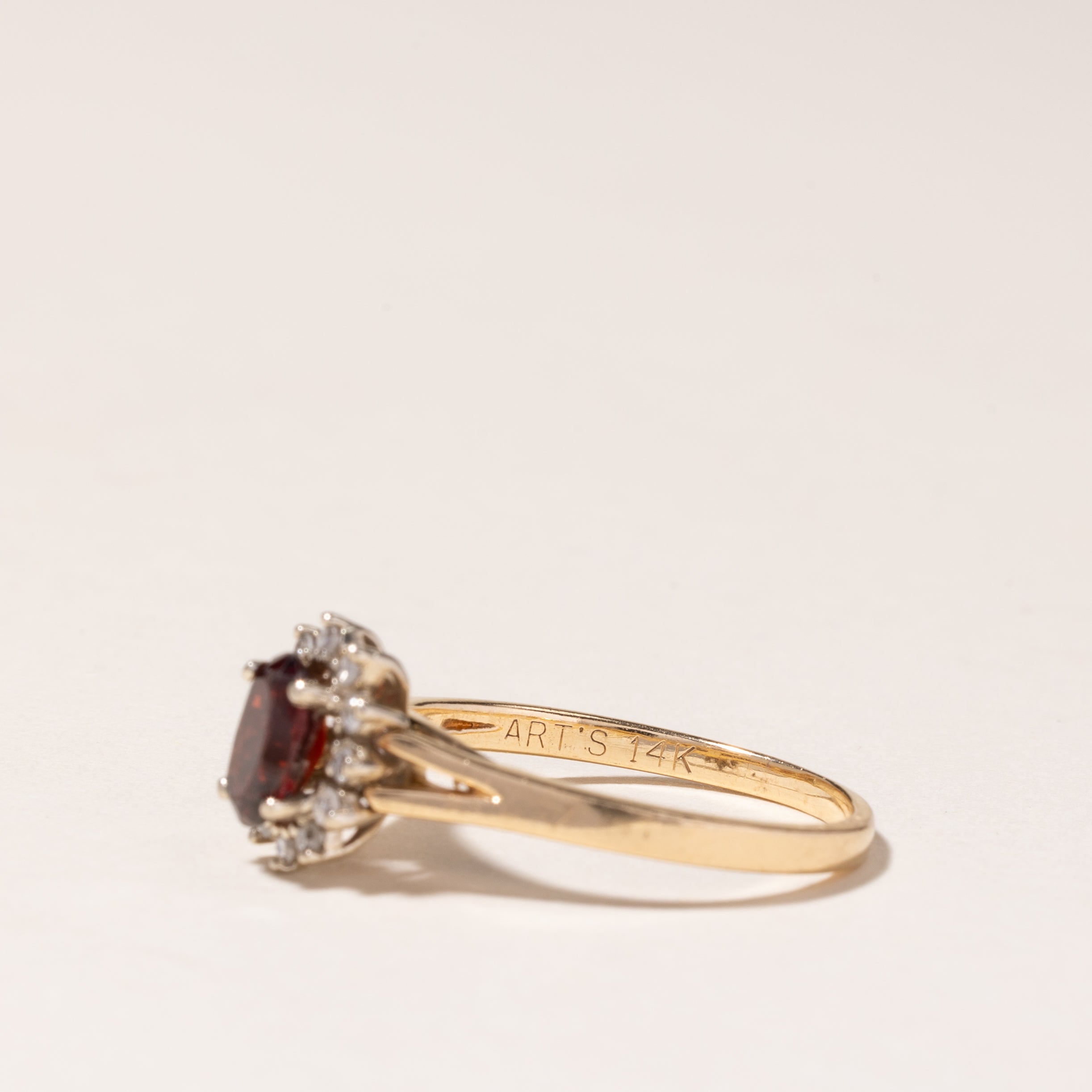 14K Yellow Gold Garnet Ring - 0.90ct Garnet with 0.06ctw Diamond Accents - Size 7.25 - Elegant Birthstone Jewelry for Women - Perfect for Anniversary, Valentine's Day & Special Occasions