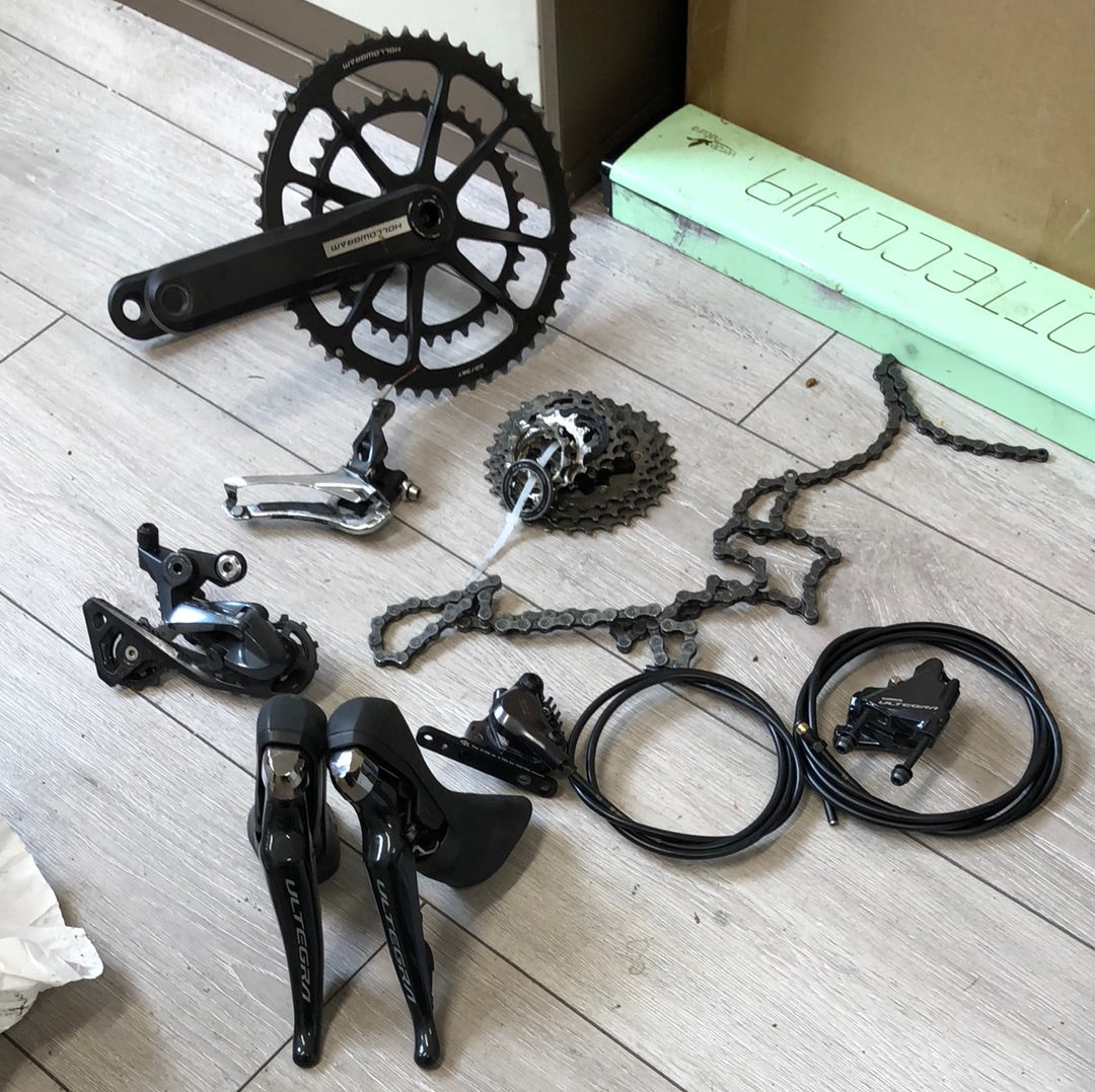 Shimano Ultegra Groupset - High-Performance Bike Components for Road Cycling (Used) | Perfect for Upgrading Your Road Bike or Competitive Racing