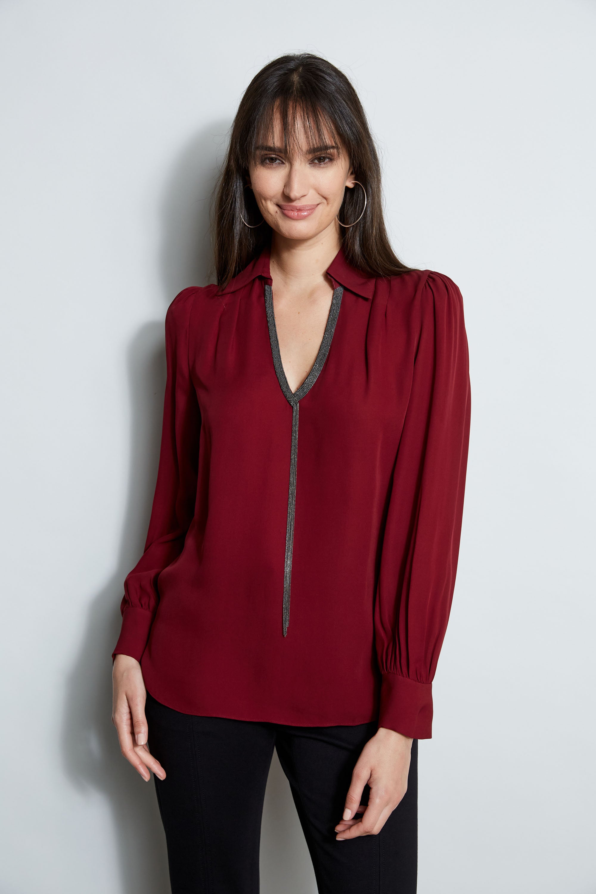 Stylish Chain Collar Shirt for Men & Women - Trendy Button-Up Blouse with Detachable Necklace Detail - Perfect for Office, Date Night & Special Occasions