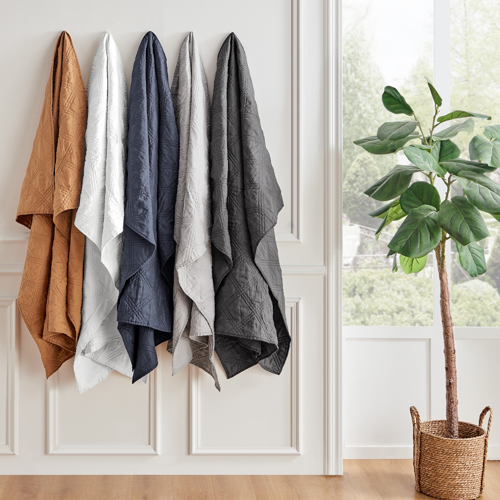 Soft Washed Linen Quilted Throw Blanket - Lightweight & Breathable for All Seasons - Perfect for Sofa, Bed, or Outdoor Picnics