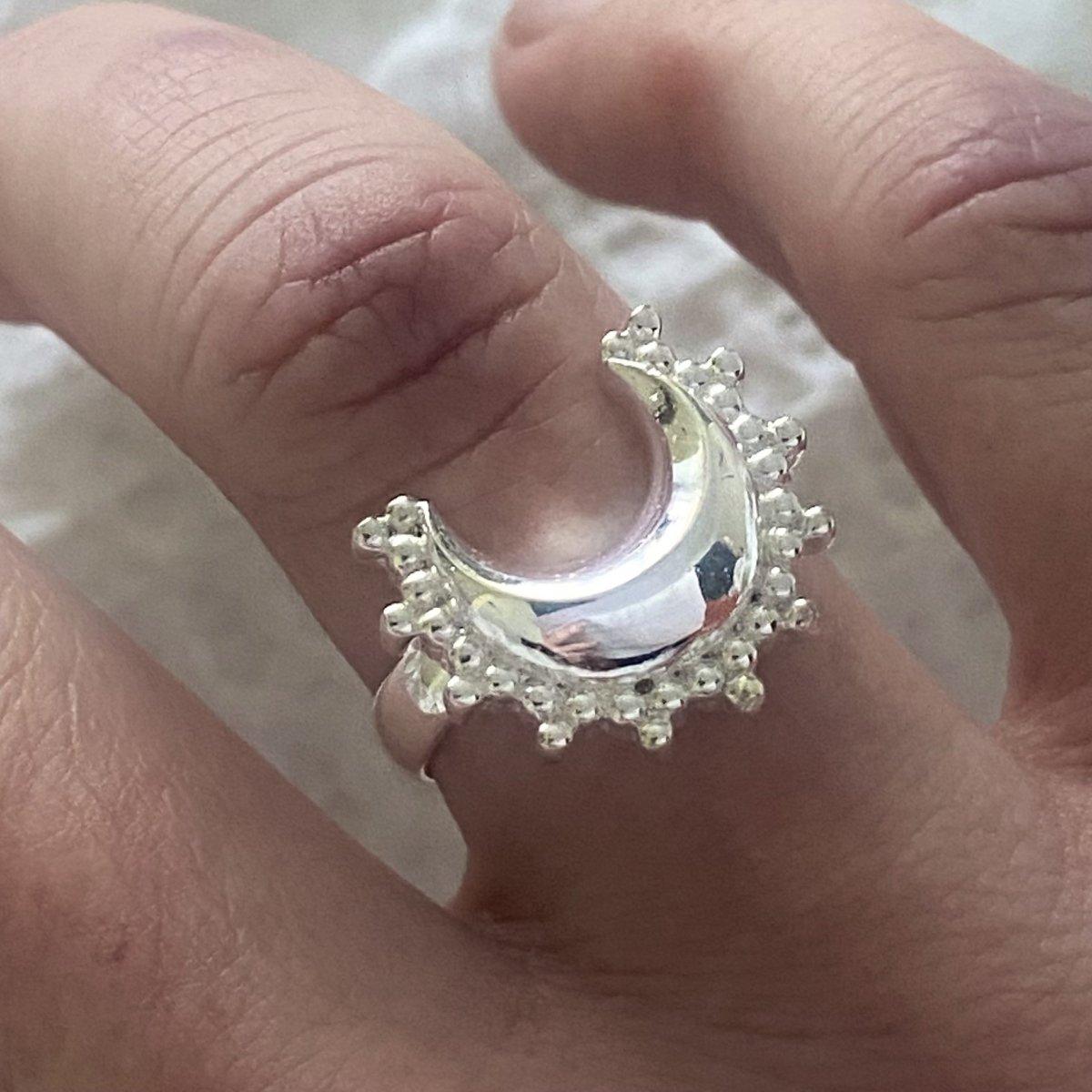Laihas Prestige 'Tammie' Goddess Crescent Moon Boho Ring for Women - Elegant Celestial Jewelry for Everyday Wear, Festivals & Spiritual Occasions