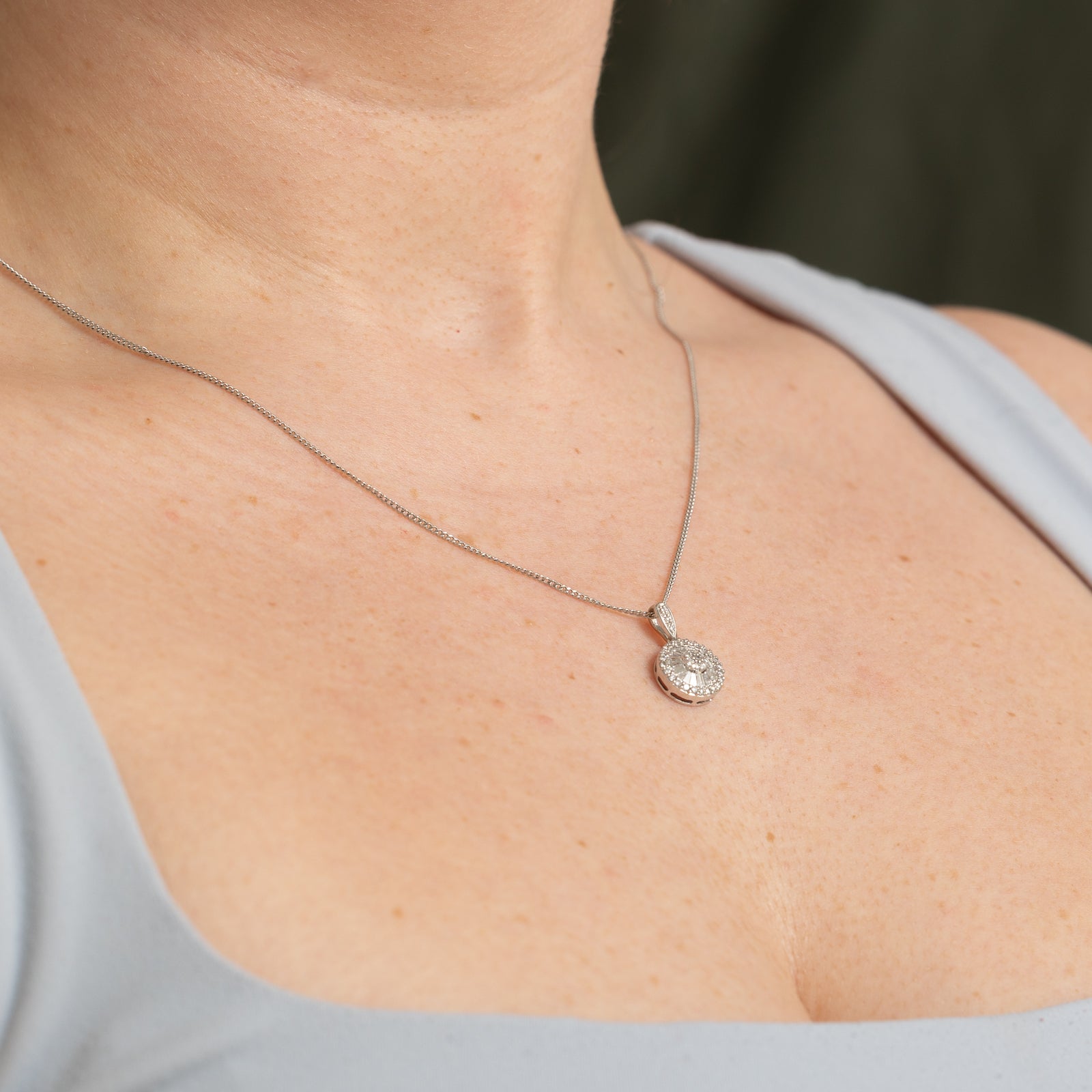 0.70ctw Diamond Cluster Round Pendant Necklace for Women - Elegant Jewelry Gift for Anniversary, Wedding & Special Occasions