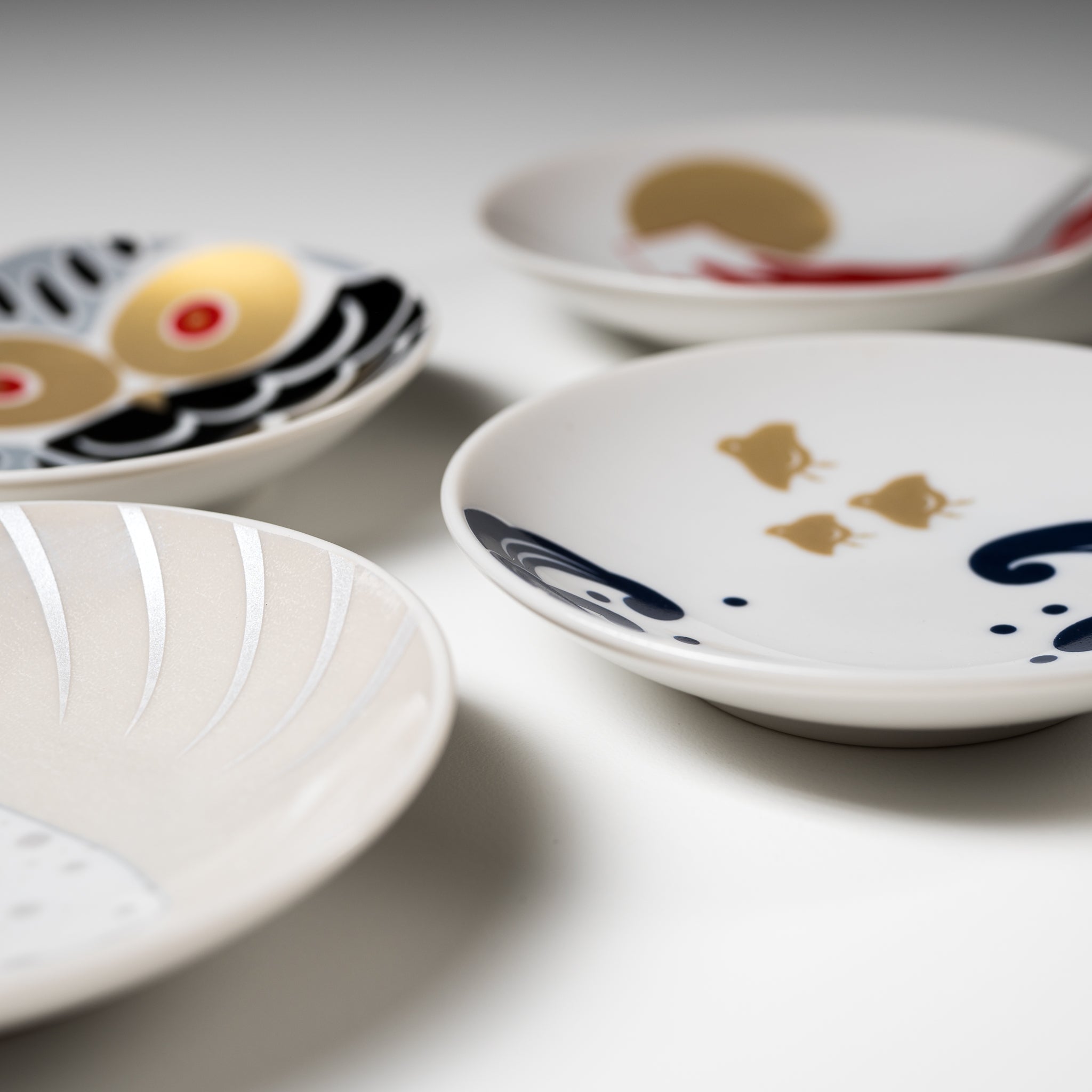 Japanese Style Small Single Plate - 9.5cm Mini Soy Sauce Dish for Sushi, Soy Sauce, Condiments | Perfect for Asian Dining, Home Decor & Gift Giving