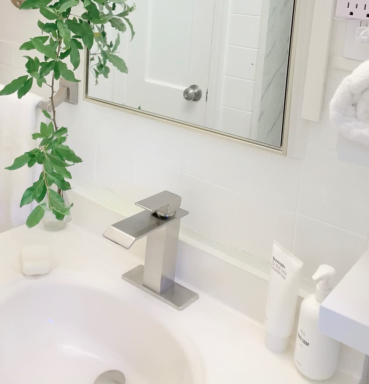 Brushed Nickel Single Handle Waterfall Bathroom Faucet - Perfect for Vanity Sinks & Commercial Lavatories