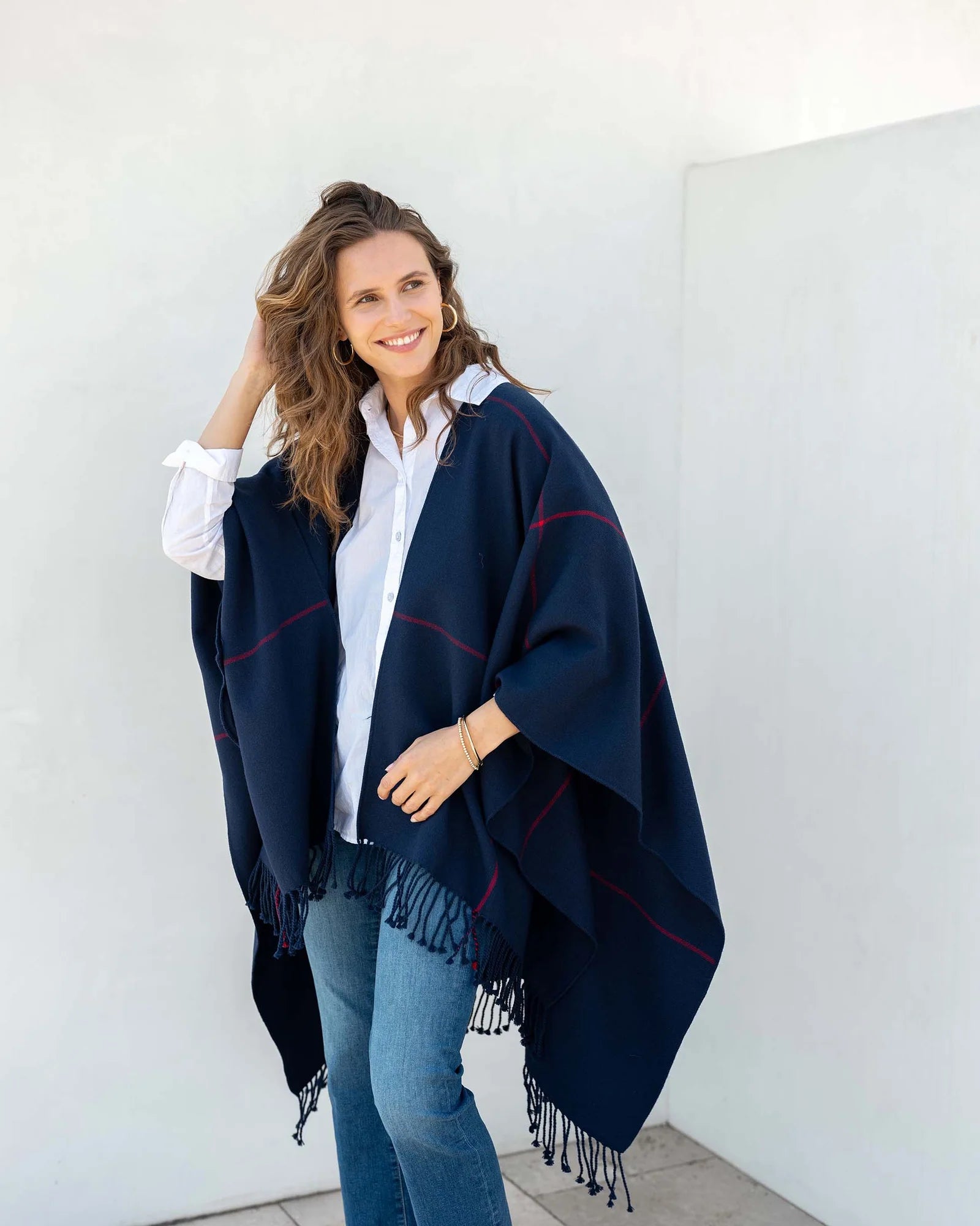 Plaid Pocket Wrap Scarf - Soft Cozy Winter Shawl for Women, Fashionable Plaid Blanket Wrap with Pockets, Perfect for Outdoor Activities, Travel, and Home Use