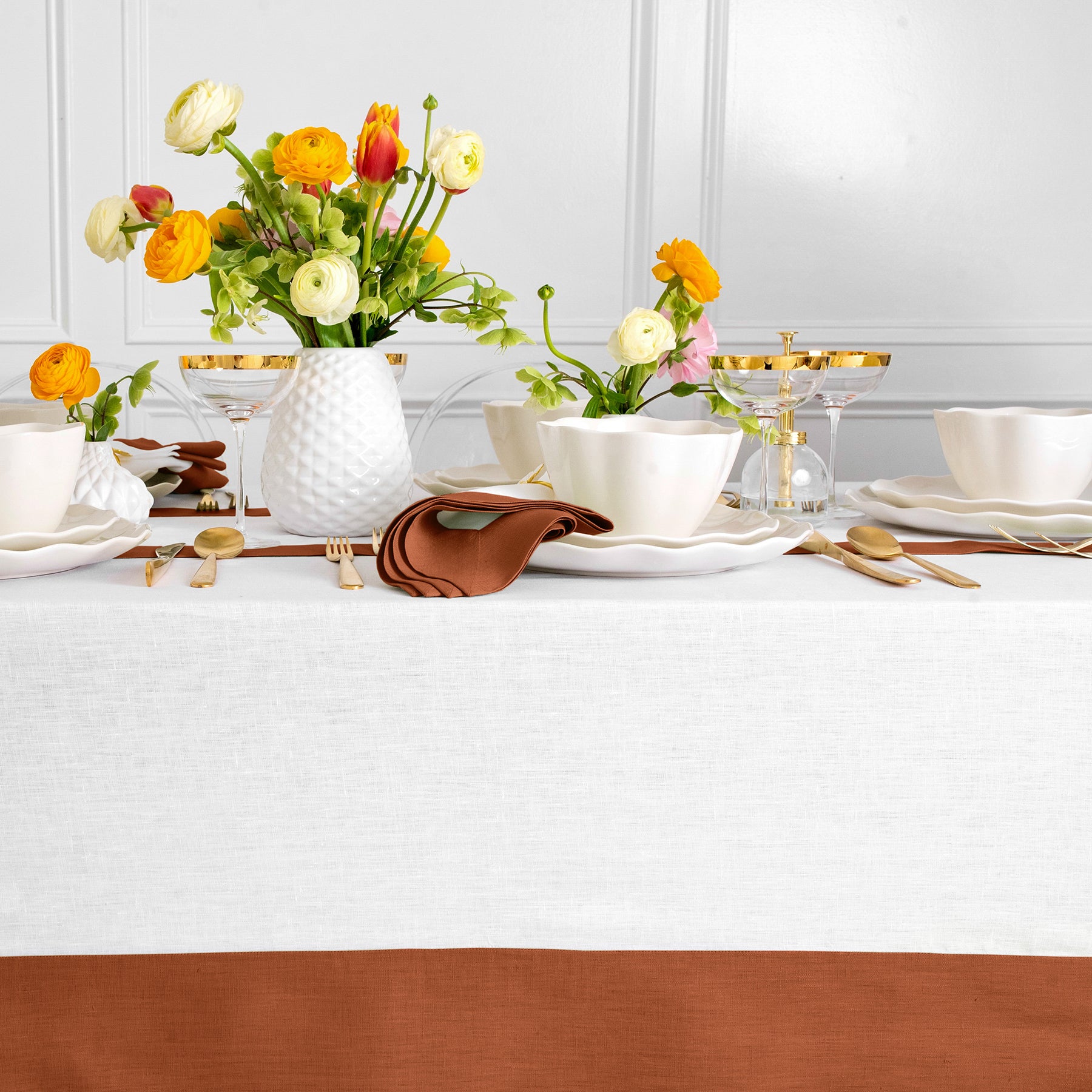 Stylish Contempo Tablecloth - Waterproof & Wrinkle-Free - Perfect for Dining, Parties & Home Decor