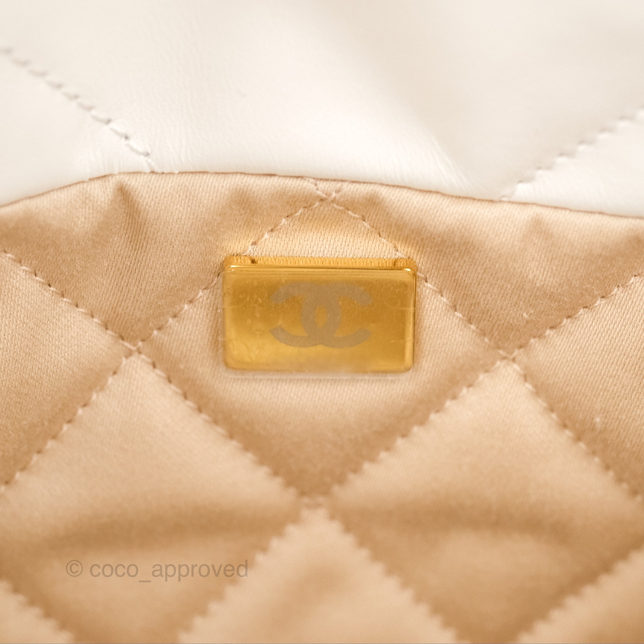 Chanel 22 Small Handbag in White Shiny Calfskin Leather with Aged Gold Hardware - Luxury Crossbody Bag for Women, Perfect for Date Night & Evening Events