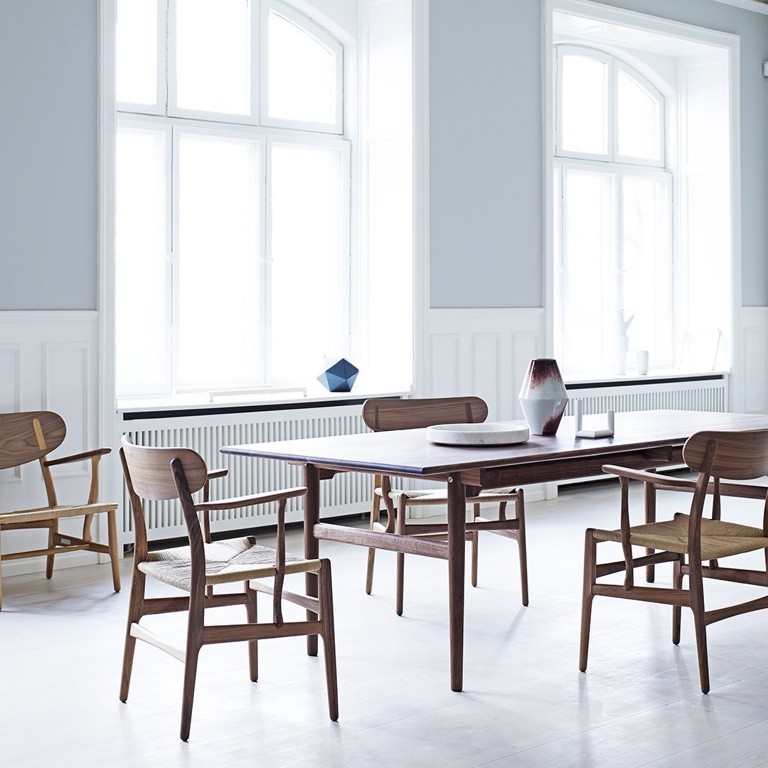 CH26 Modern Dining Chair - Sturdy Wooden Frame & Comfortable Upholstered Seat - Perfect for Kitchen, Dining Room, and Restaurant Settings