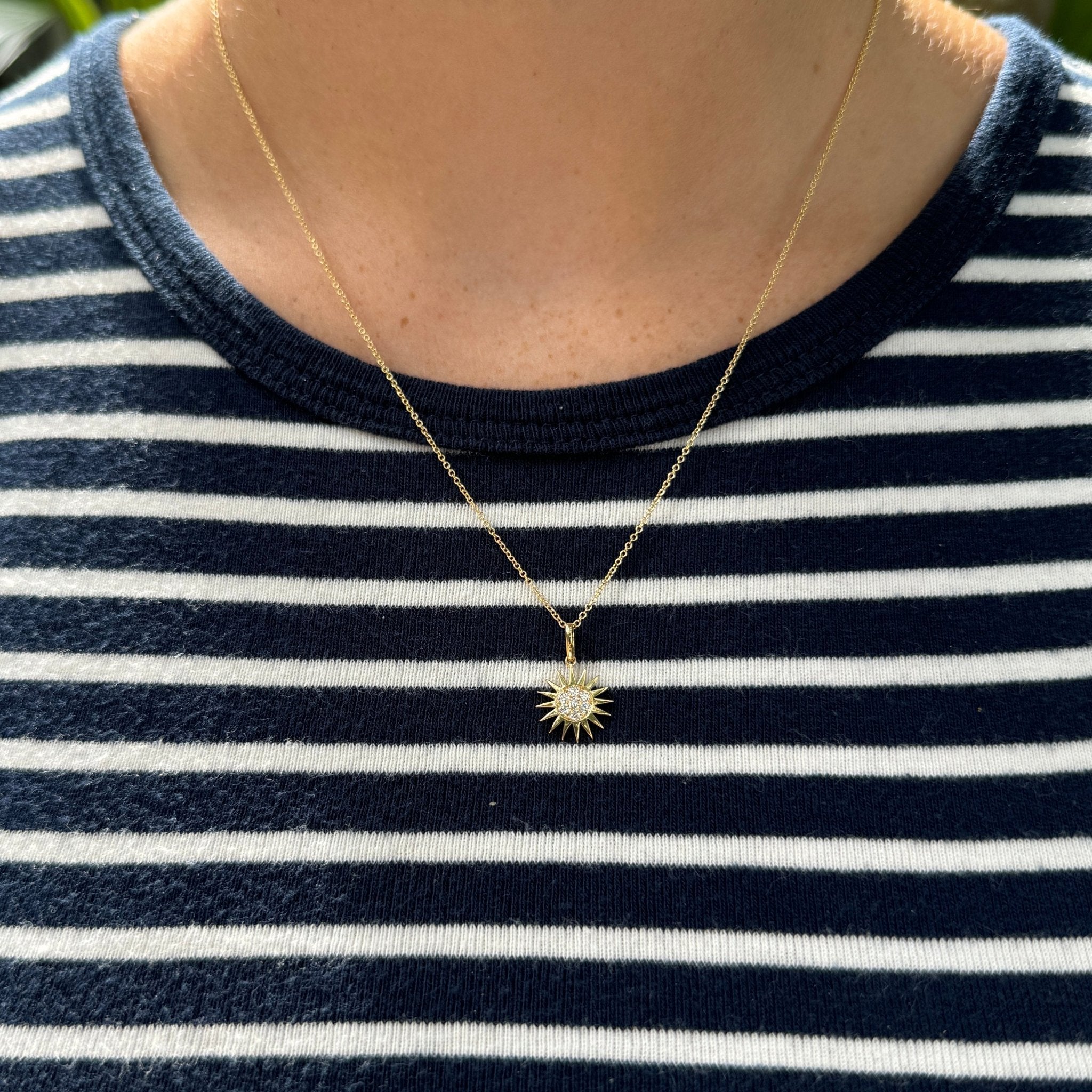 18K Yellow Gold Diamond Sunburst Pendant Necklace for Women - Elegant Jewelry Gift for Birthday, Anniversary & Special Occasions