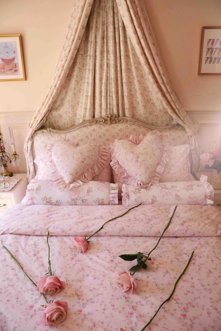 Floral Duvet Cover Set with 2 Pillow Shams - Queen Size Bedding, Soft Cotton Blooming Flowers Pattern - Perfect for Spring Bedroom Decor & Guest Room Makeover